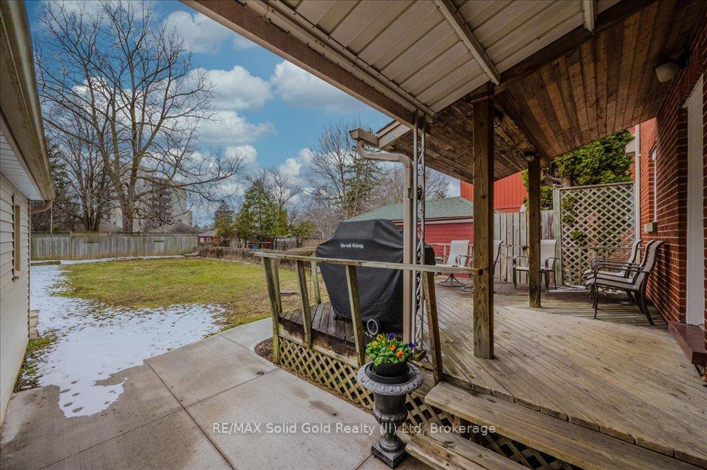 Photo 34 of 167 Lucan Avenue, Waterloo — HOMEH