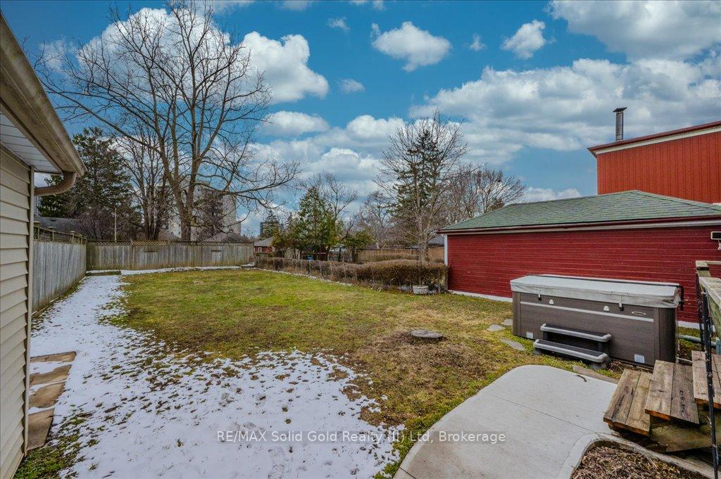 Photo 36 of 167 Lucan Avenue, Waterloo — HOMEH