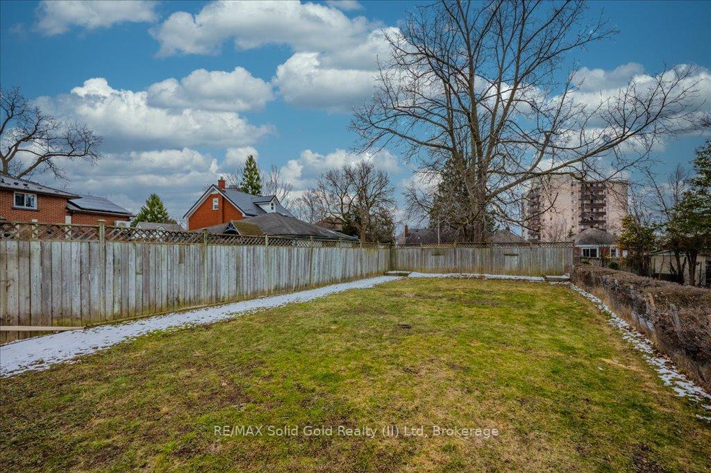 Photo 37 of 167 Lucan Avenue, Waterloo — HOMEH