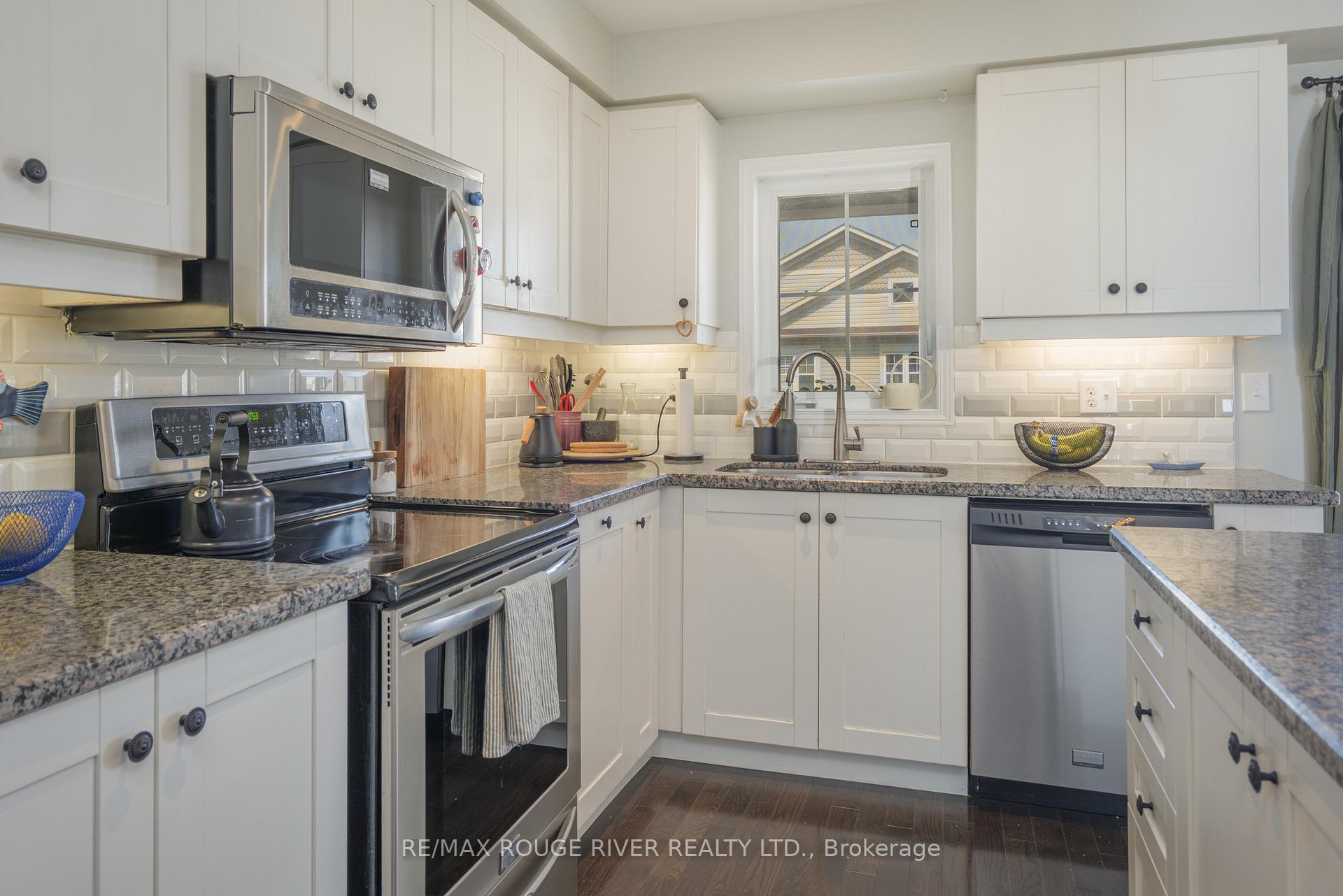 Photo 7 of 92 Harbourside Drive, Whitby, Port Whitby — HOMEH