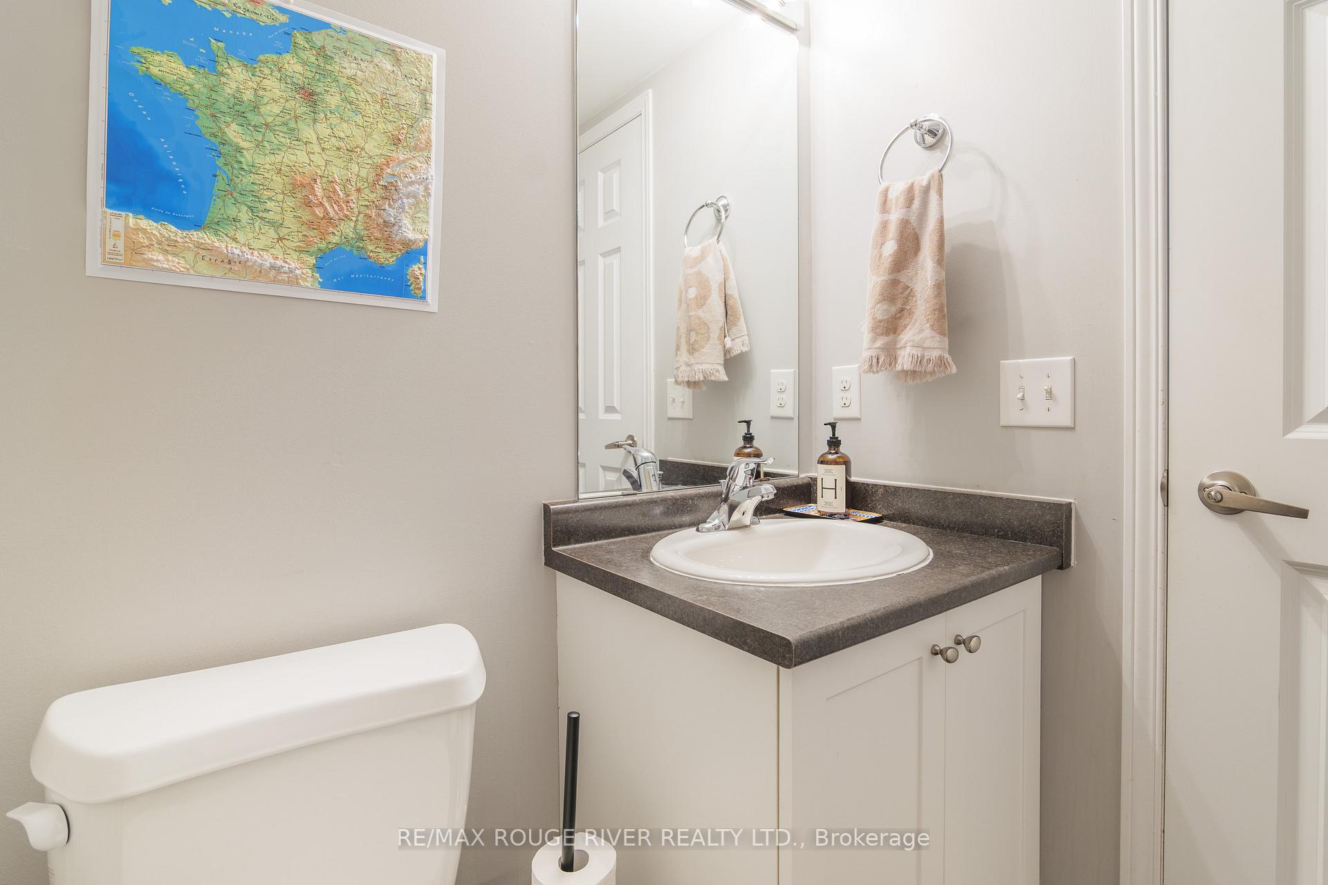 Photo 28 of 92 Harbourside Drive, Whitby, Port Whitby — HOMEH