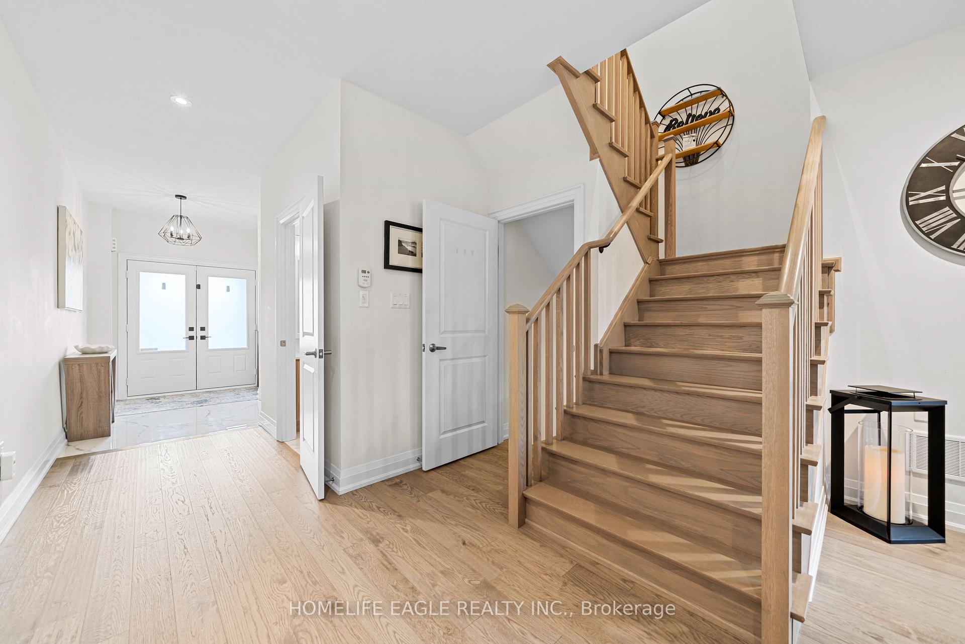 Photo 3 of 5 Muirfield Drive, Barrie, Ardagh — HOMEH