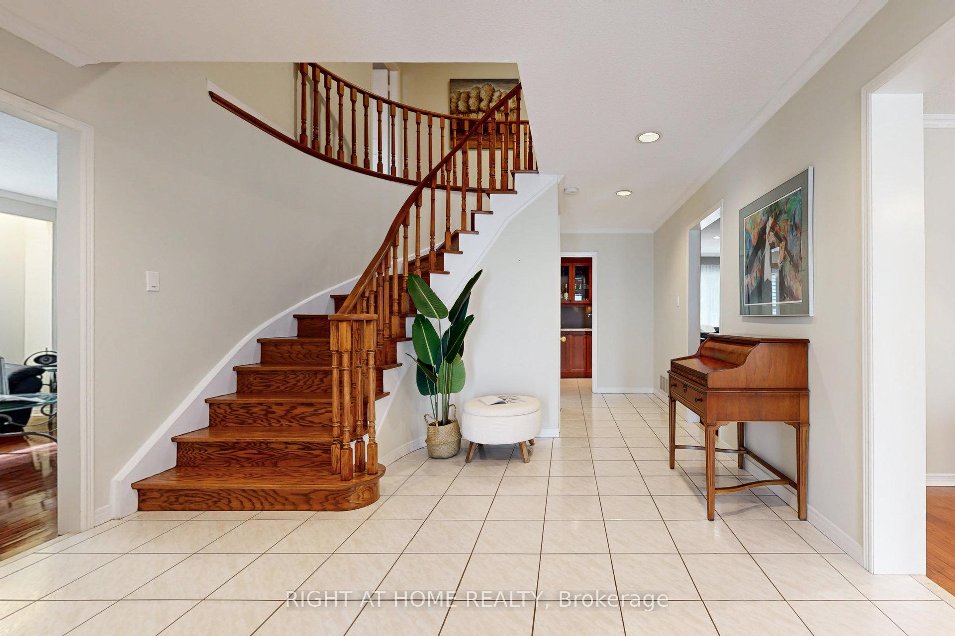 Photo 4 of 68 Willowbrook Road, Markham, Aileen-Willowbrook — HOMEH