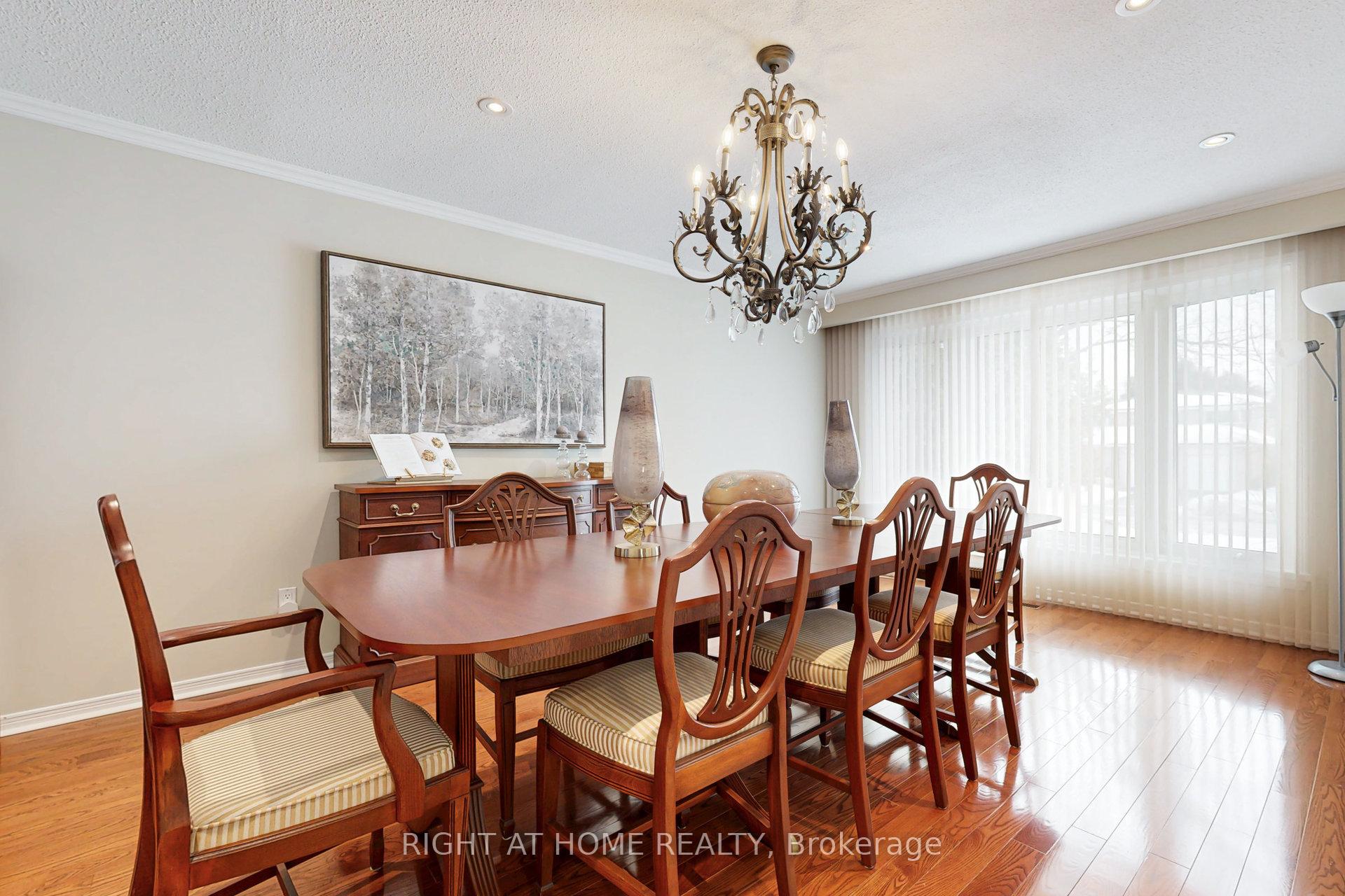 Photo 5 of 68 Willowbrook Road, Markham, Aileen-Willowbrook — HOMEH