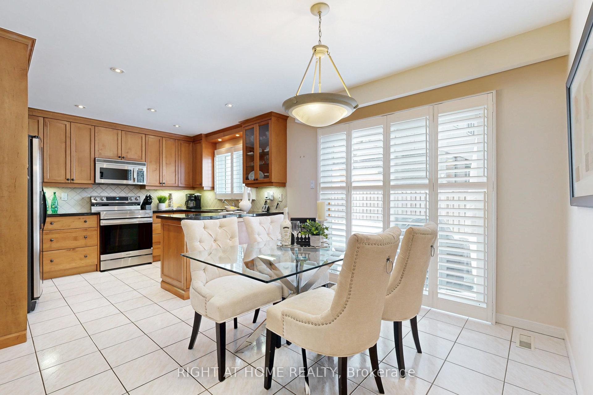 Photo 7 of 68 Willowbrook Road, Markham, Aileen-Willowbrook — HOMEH