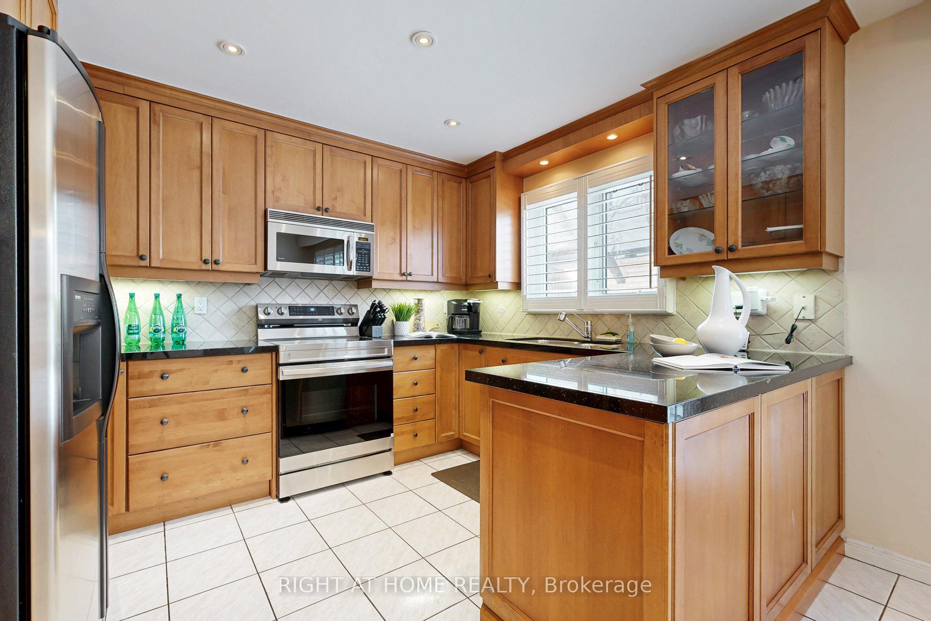 Photo 10 of 68 Willowbrook Road, Markham, Aileen-Willowbrook — HOMEH