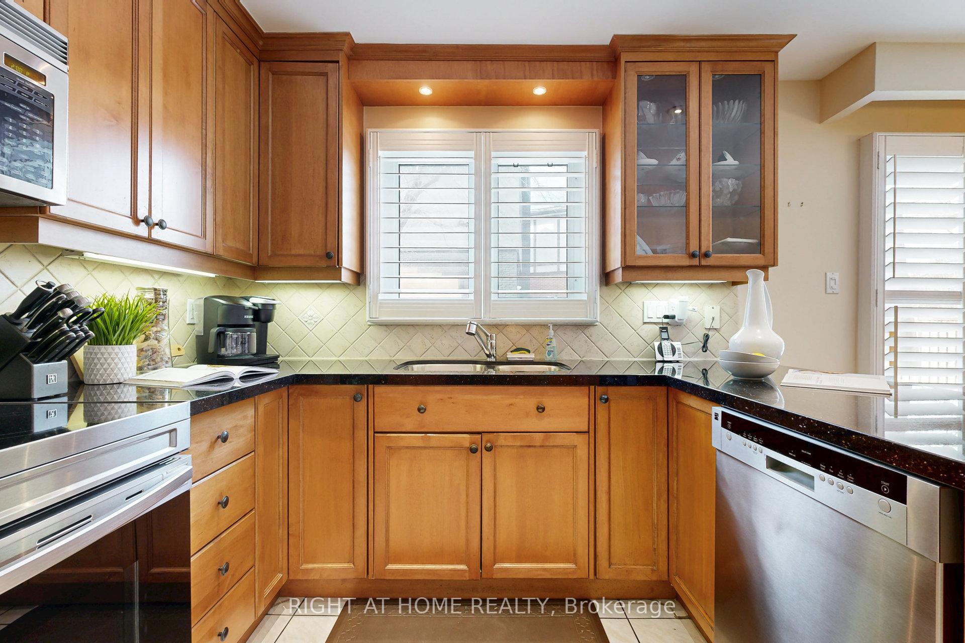 Photo 12 of 68 Willowbrook Road, Markham, Aileen-Willowbrook — HOMEH