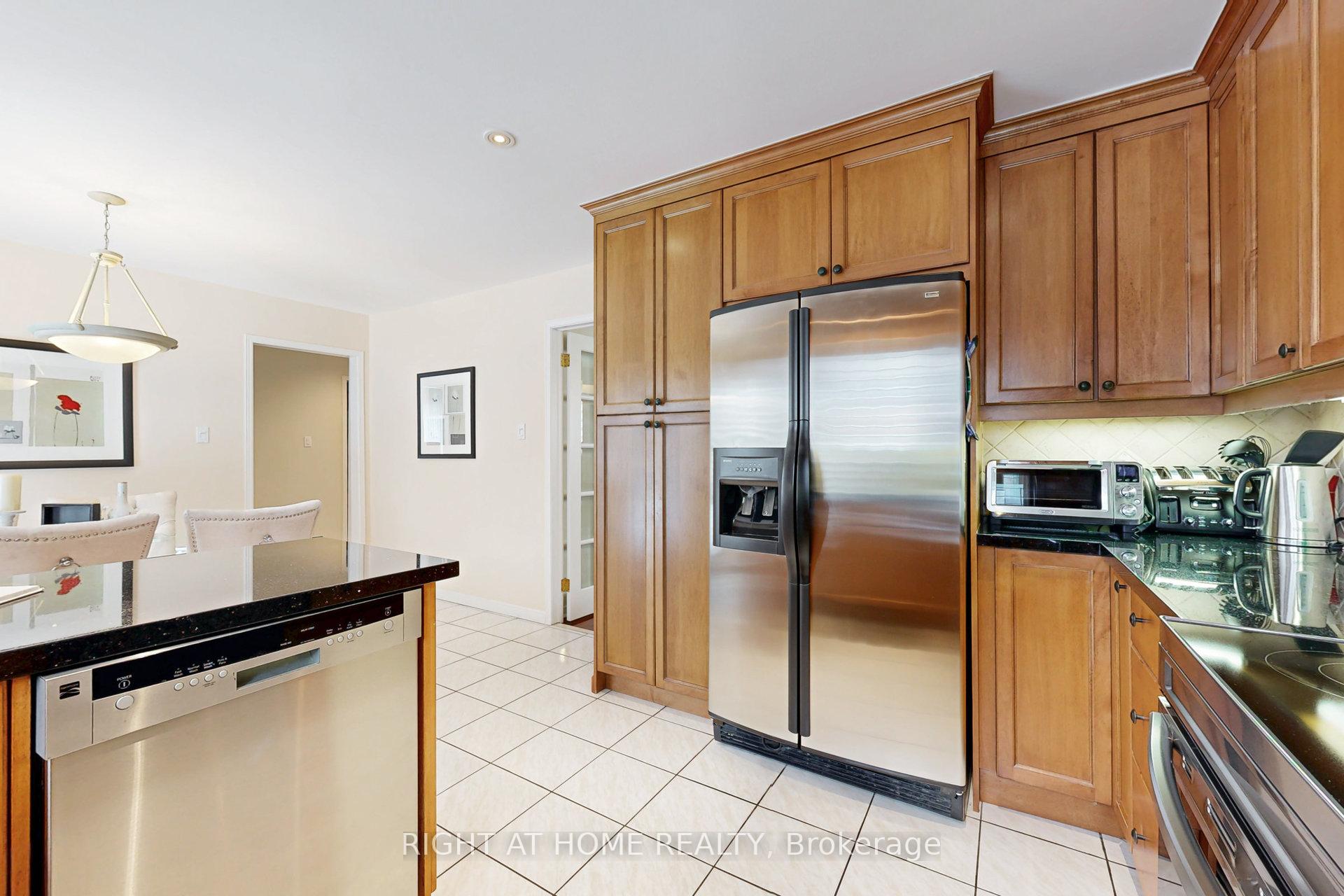 Photo 13 of 68 Willowbrook Road, Markham, Aileen-Willowbrook — HOMEH