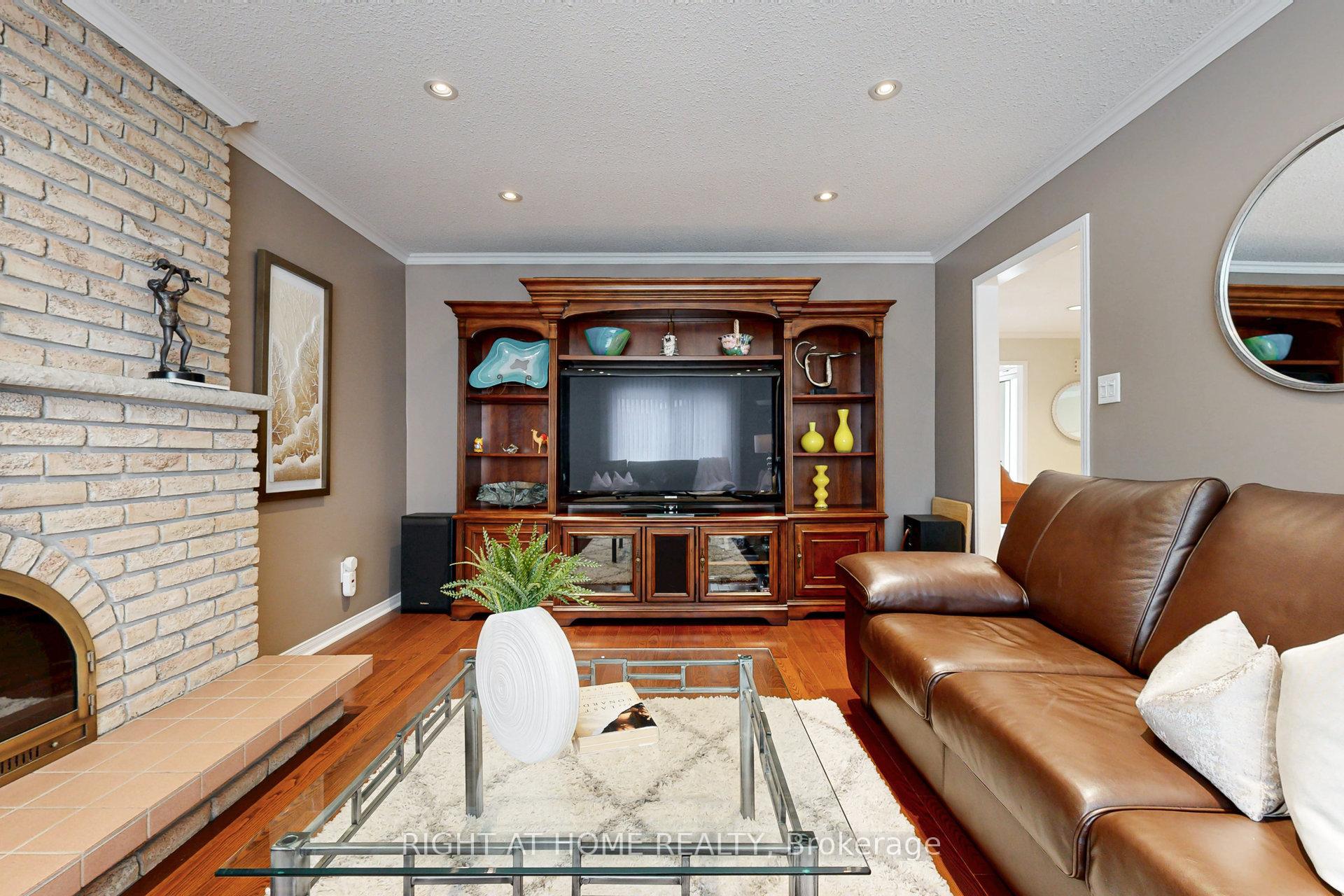 Photo 17 of 68 Willowbrook Road, Markham, Aileen-Willowbrook — HOMEH