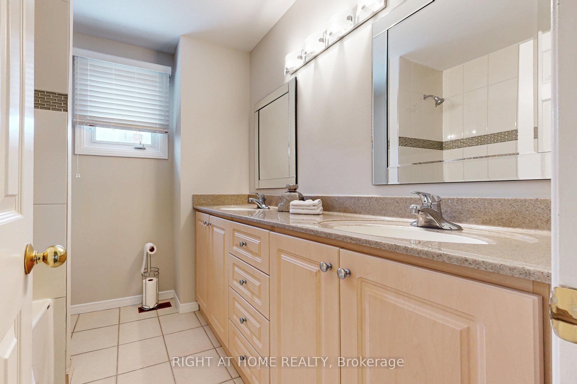 Photo 33 of 68 Willowbrook Road, Markham, Aileen-Willowbrook — HOMEH
