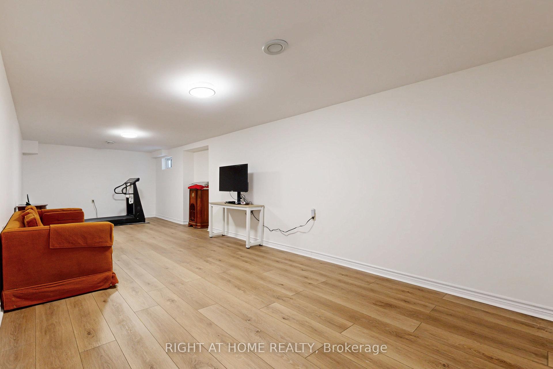 Photo 37 of 68 Willowbrook Road, Markham, Aileen-Willowbrook — HOMEH