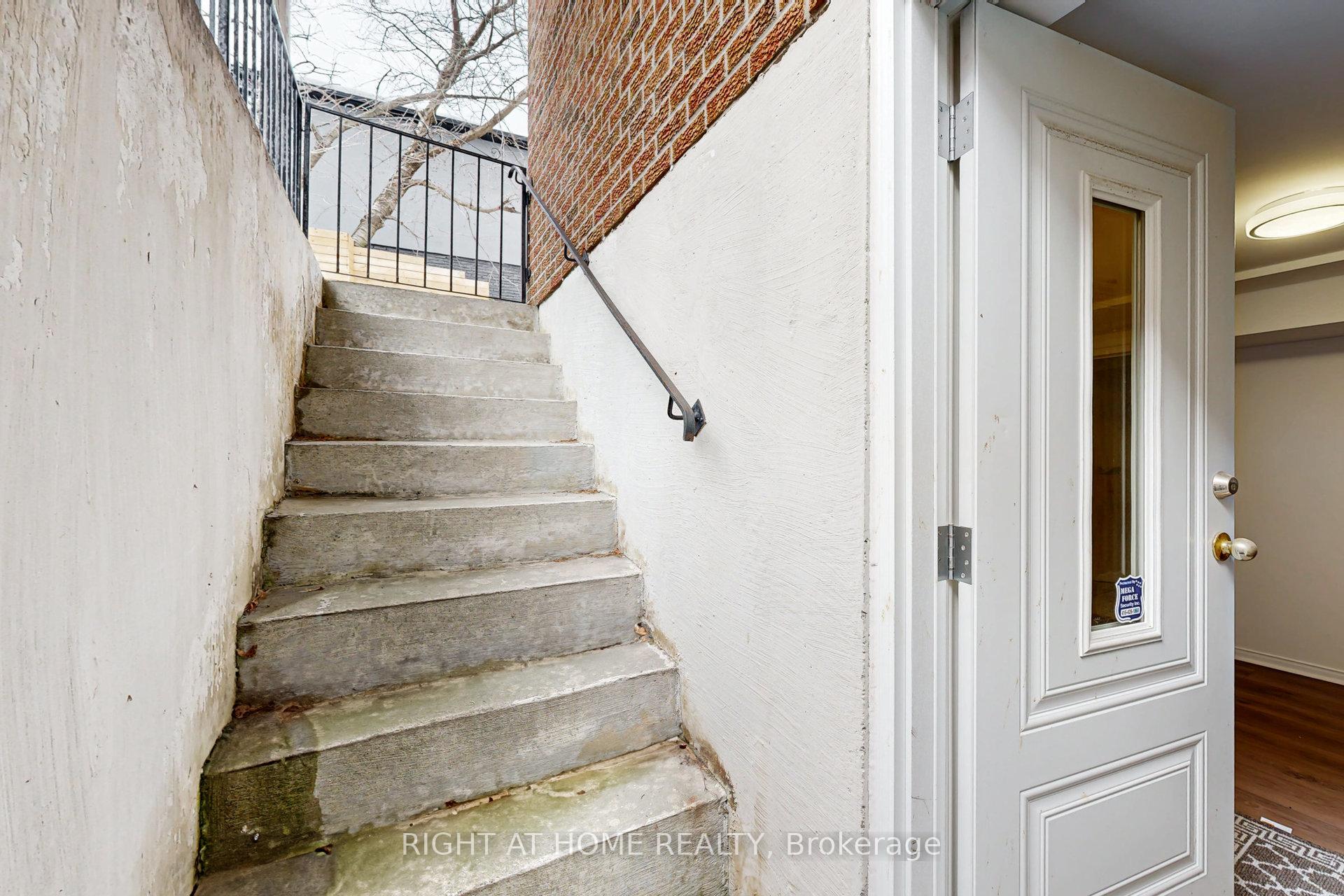 Photo 43 of 68 Willowbrook Road, Markham, Aileen-Willowbrook — HOMEH