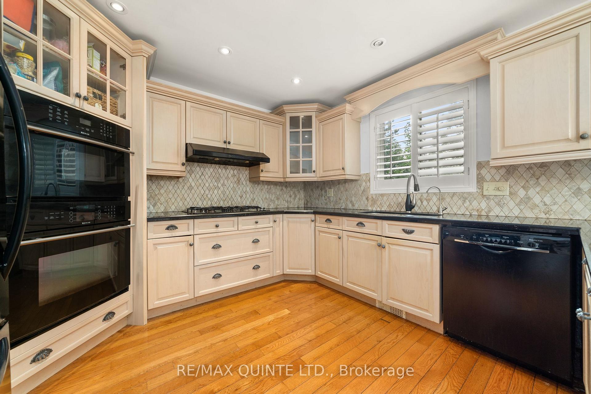 Photo 32 of 59 Oak Ridge Boulevard, Belleville, Belleville Ward — HOMEH