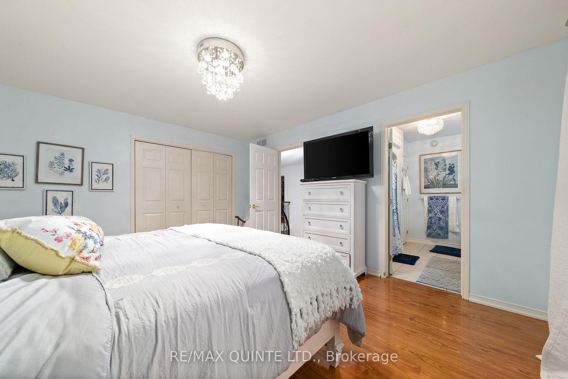Photo 24 of 59 Oak Ridge Boulevard, Belleville, Belleville Ward — HOMEH