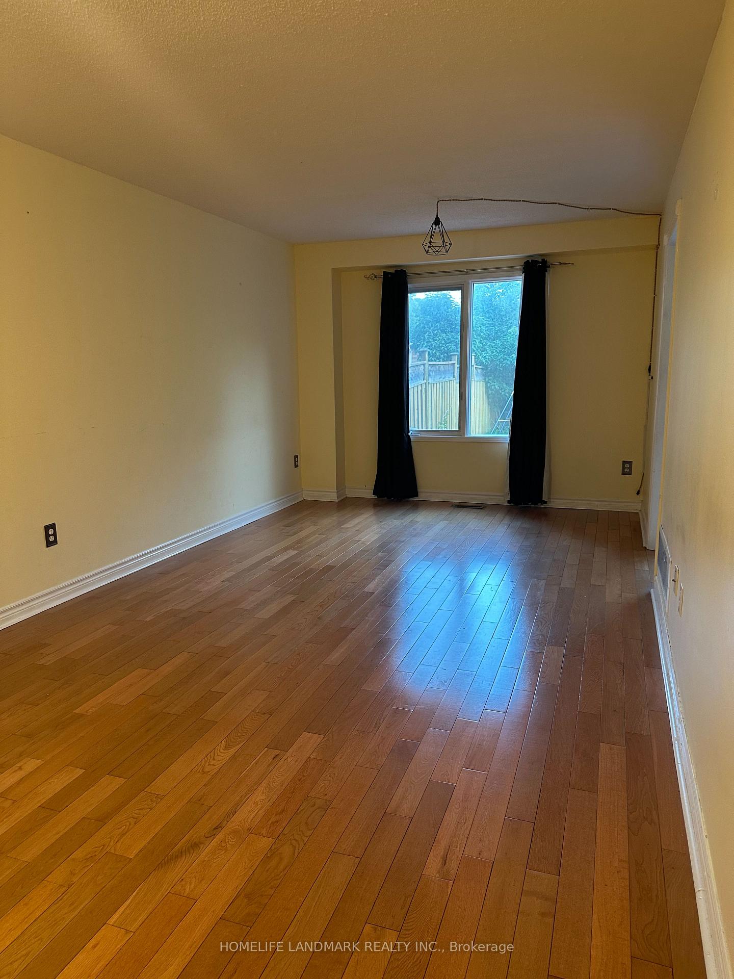 Photo 3 of 103 Timber Mill Avenue, Whitby, Williamsburg — HOMEH