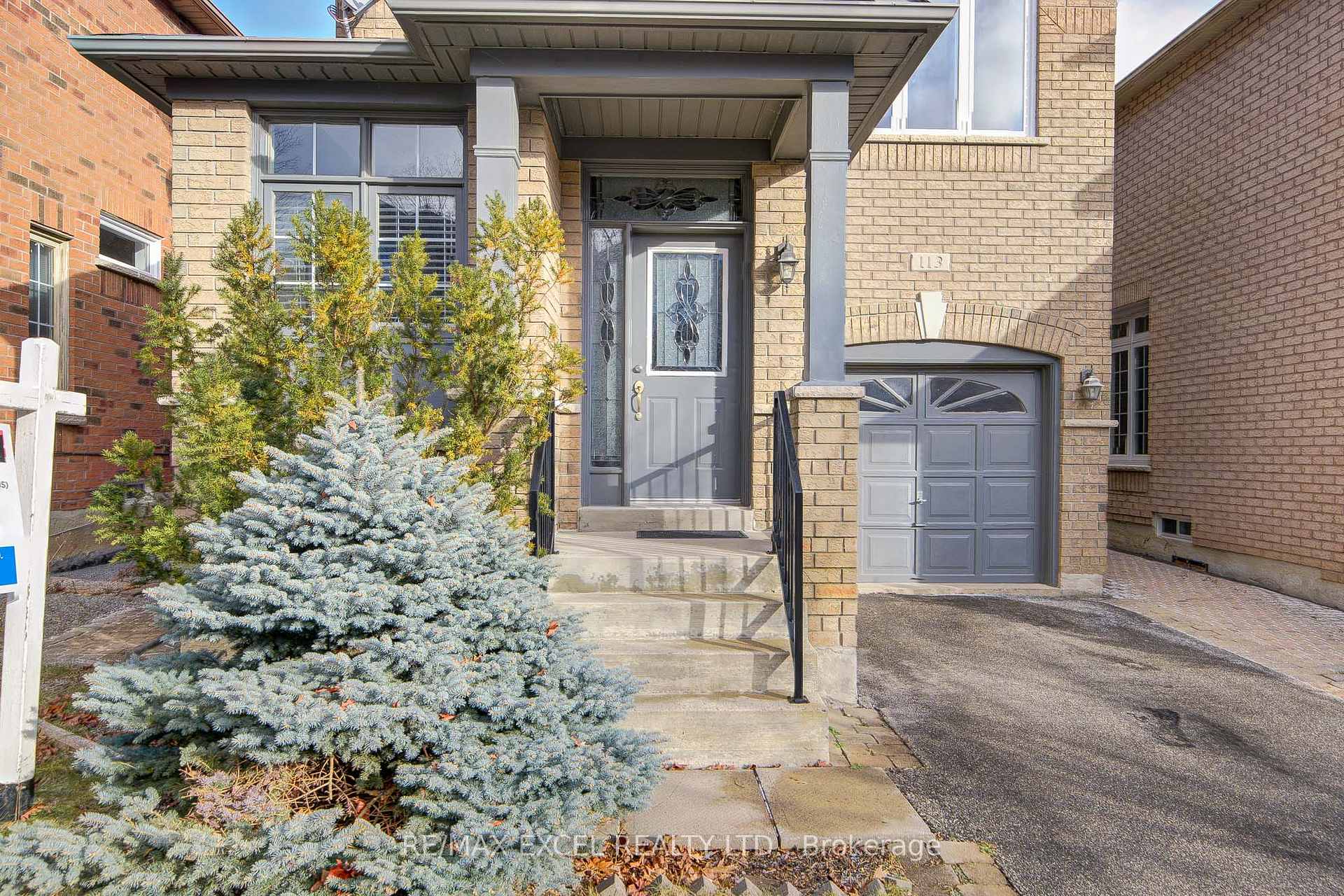 Photo 3 of 113 Brock Avenue, Markham, Berczy — HOMEH