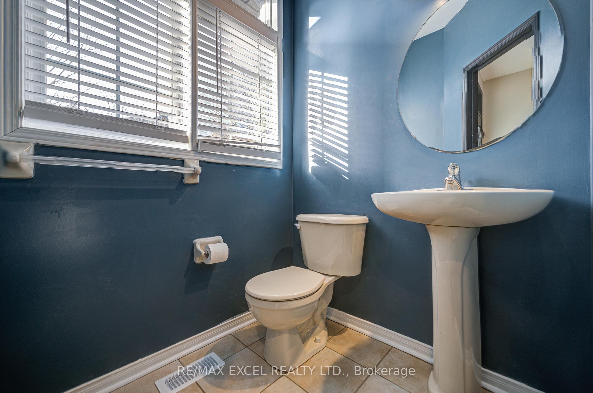 Photo 5 of 113 Brock Avenue, Markham, Berczy — HOMEH