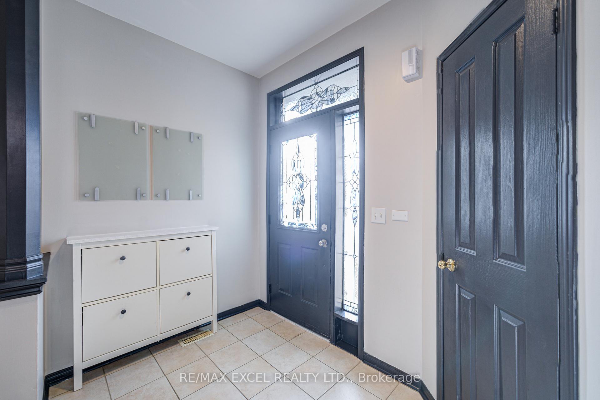 Photo 6 of 113 Brock Avenue, Markham, Berczy — HOMEH