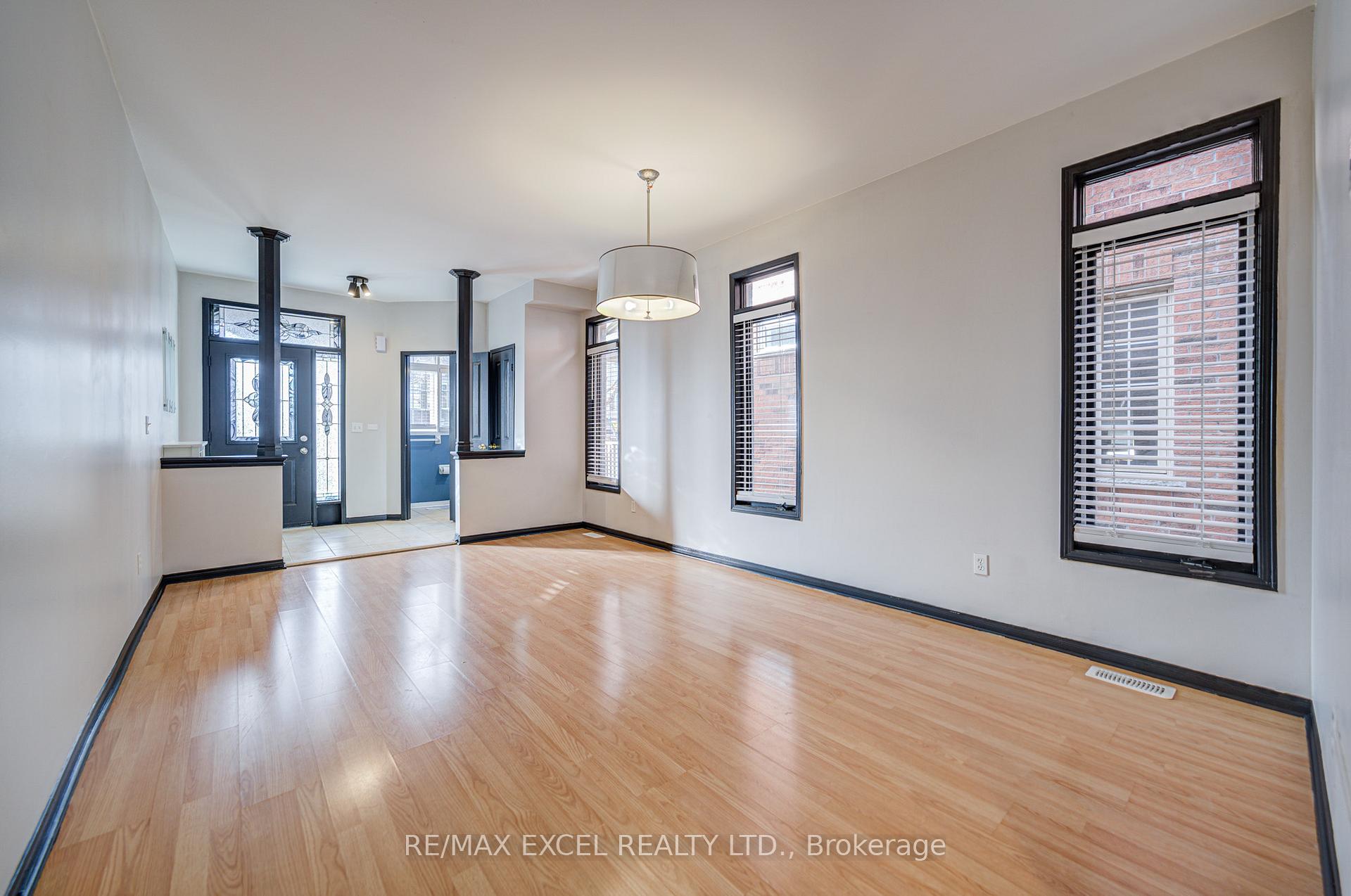 Photo 11 of 113 Brock Avenue, Markham, Berczy — HOMEH