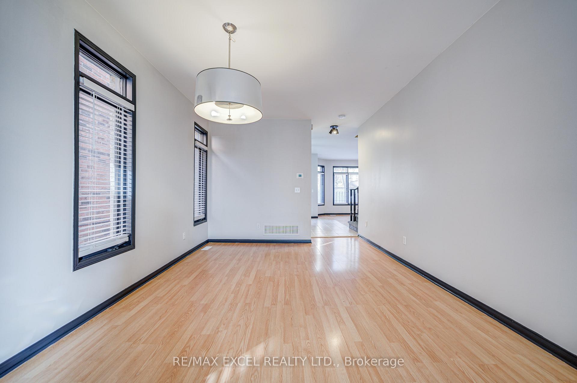 Photo 12 of 113 Brock Avenue, Markham, Berczy — HOMEH