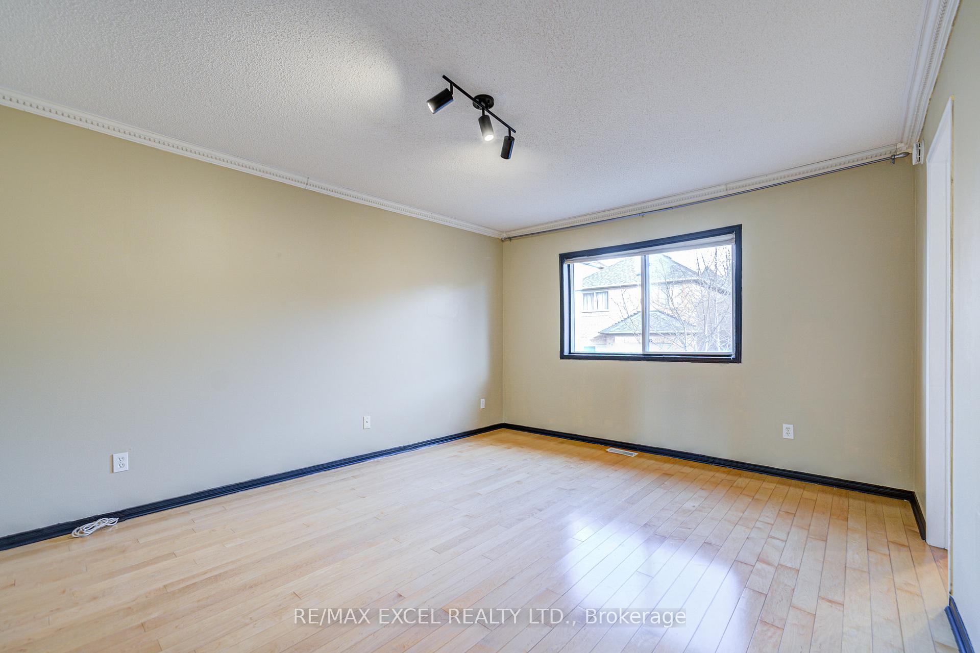Photo 19 of 113 Brock Avenue, Markham, Berczy — HOMEH