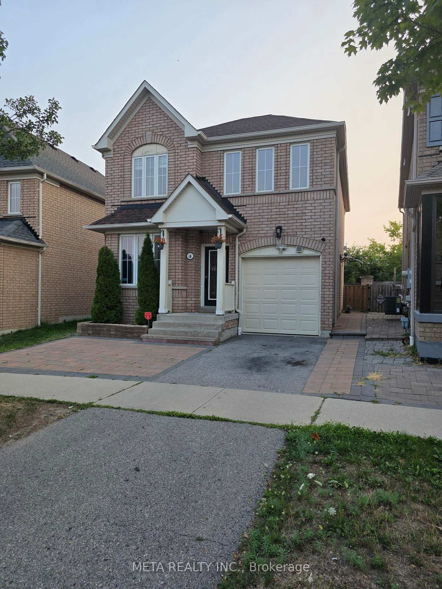 Photo 4 of 4 Tansley Crescent, Ajax, Northeast Ajax — HOMEH