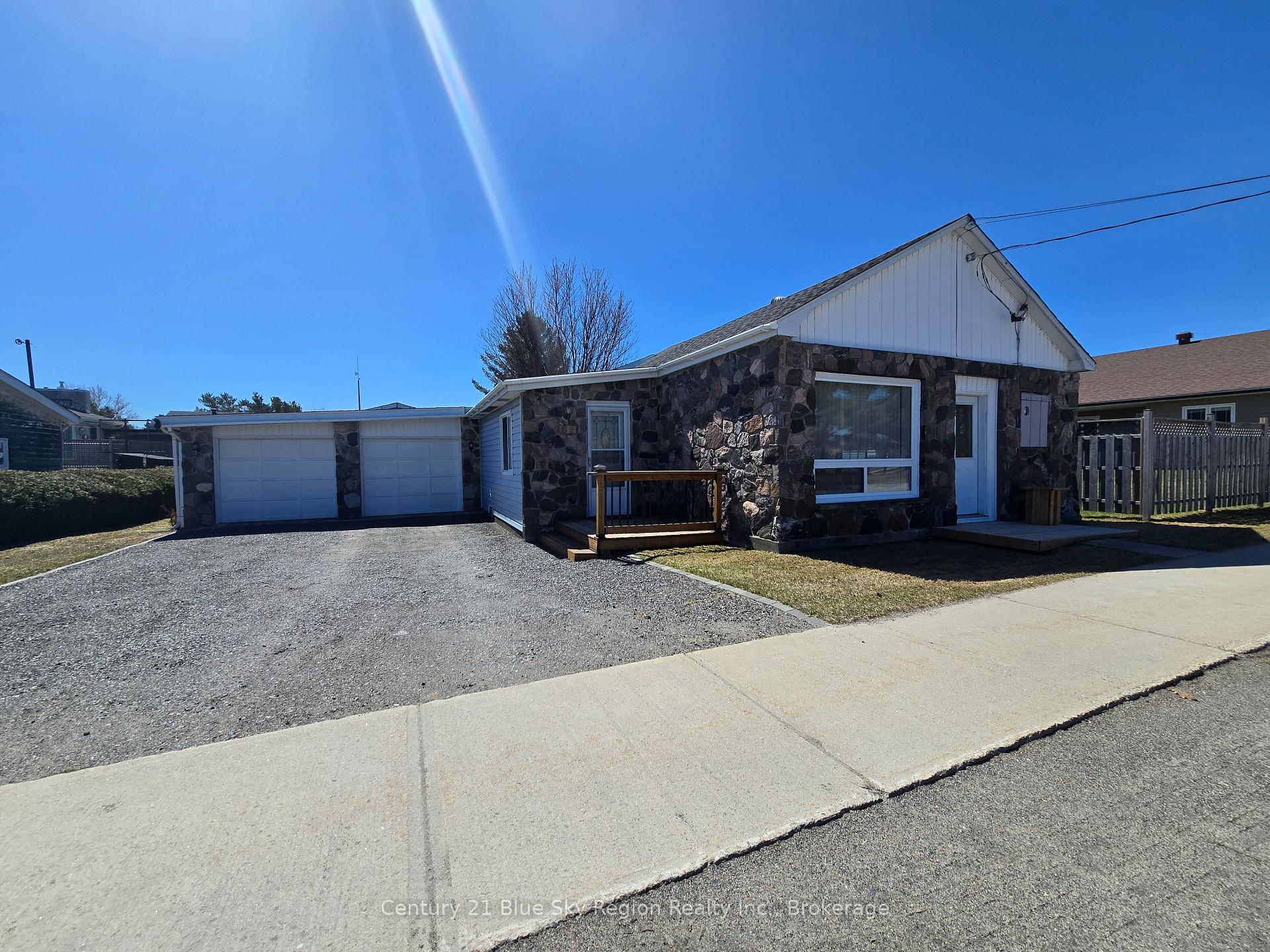 Photo 33 of 62 Railway Street, West Nipissing, Sturgeon Falls — HOMEH