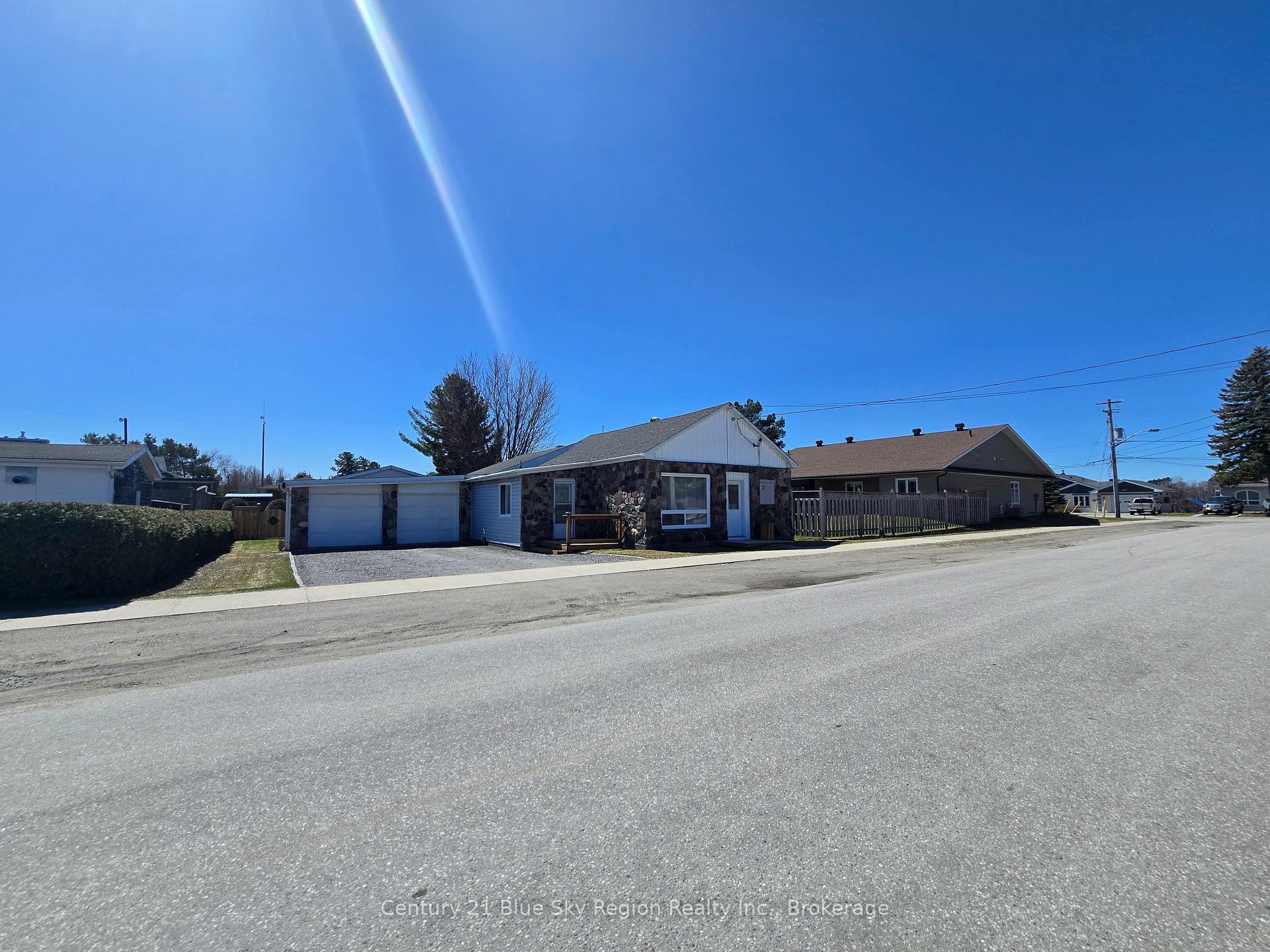 Photo 36 of 62 Railway Street, West Nipissing, Sturgeon Falls — HOMEH