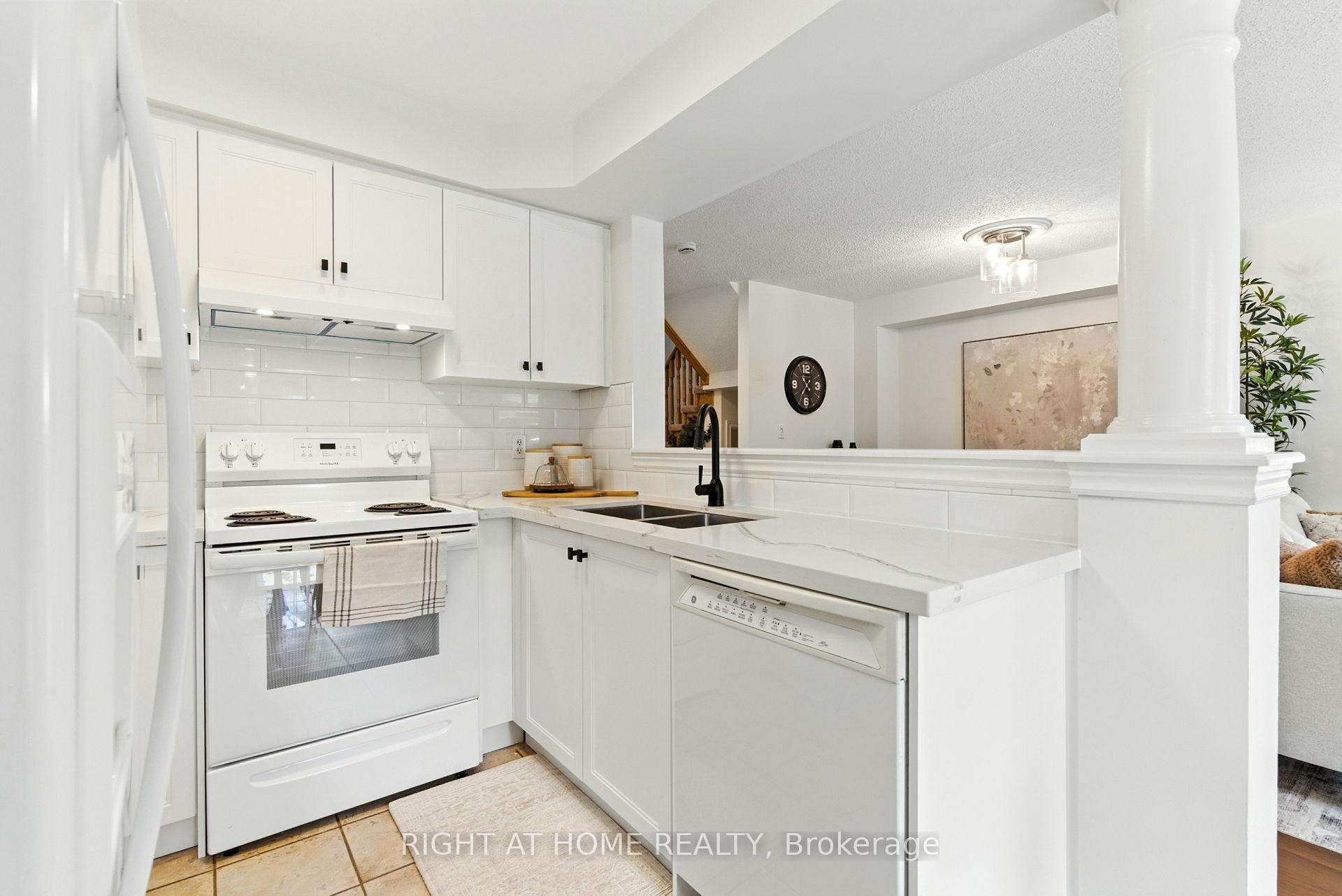 Photo 13 of 61 Corianne Avenue, Whitby, Brooklin — HOMEH