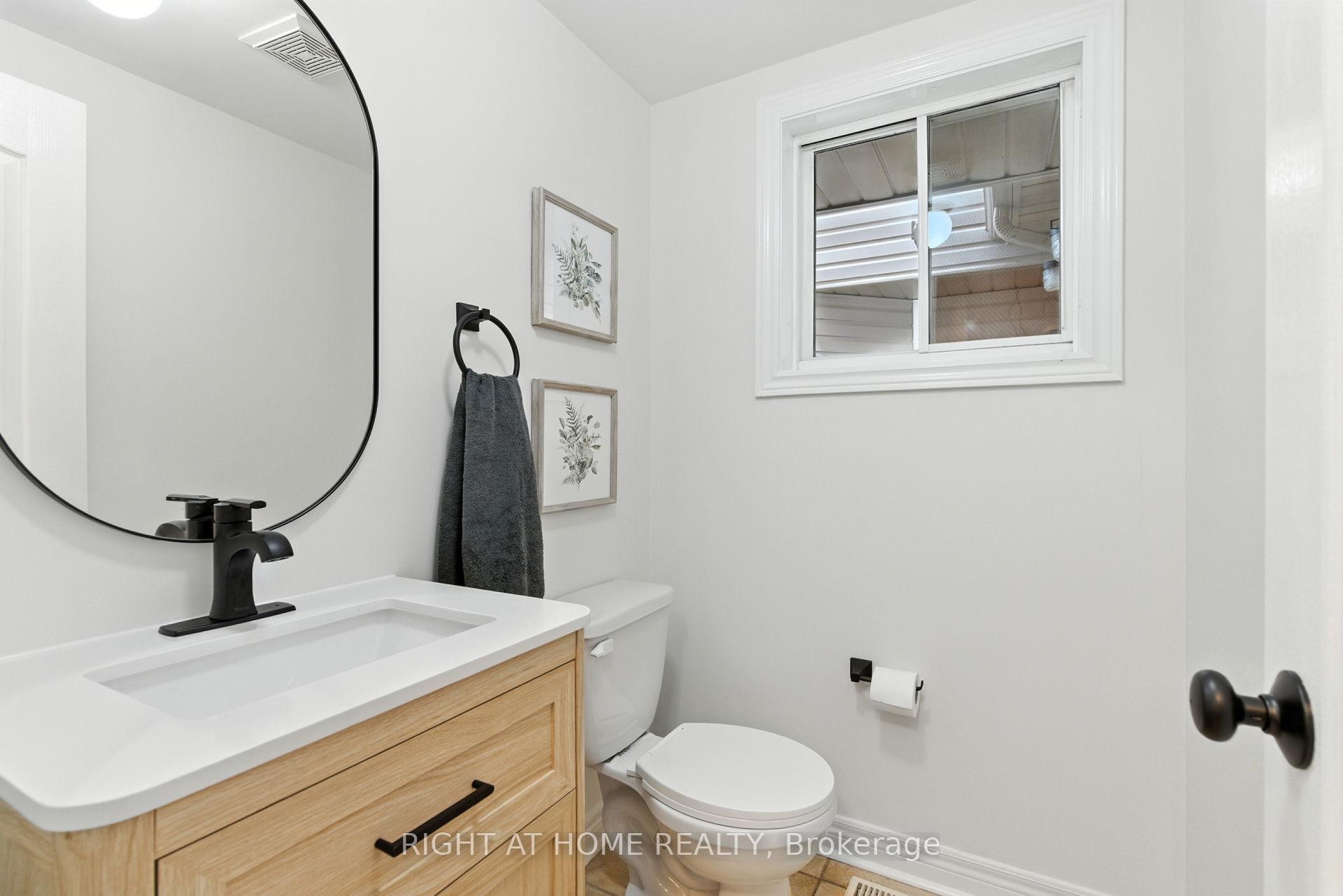 Photo 15 of 61 Corianne Avenue, Whitby, Brooklin — HOMEH