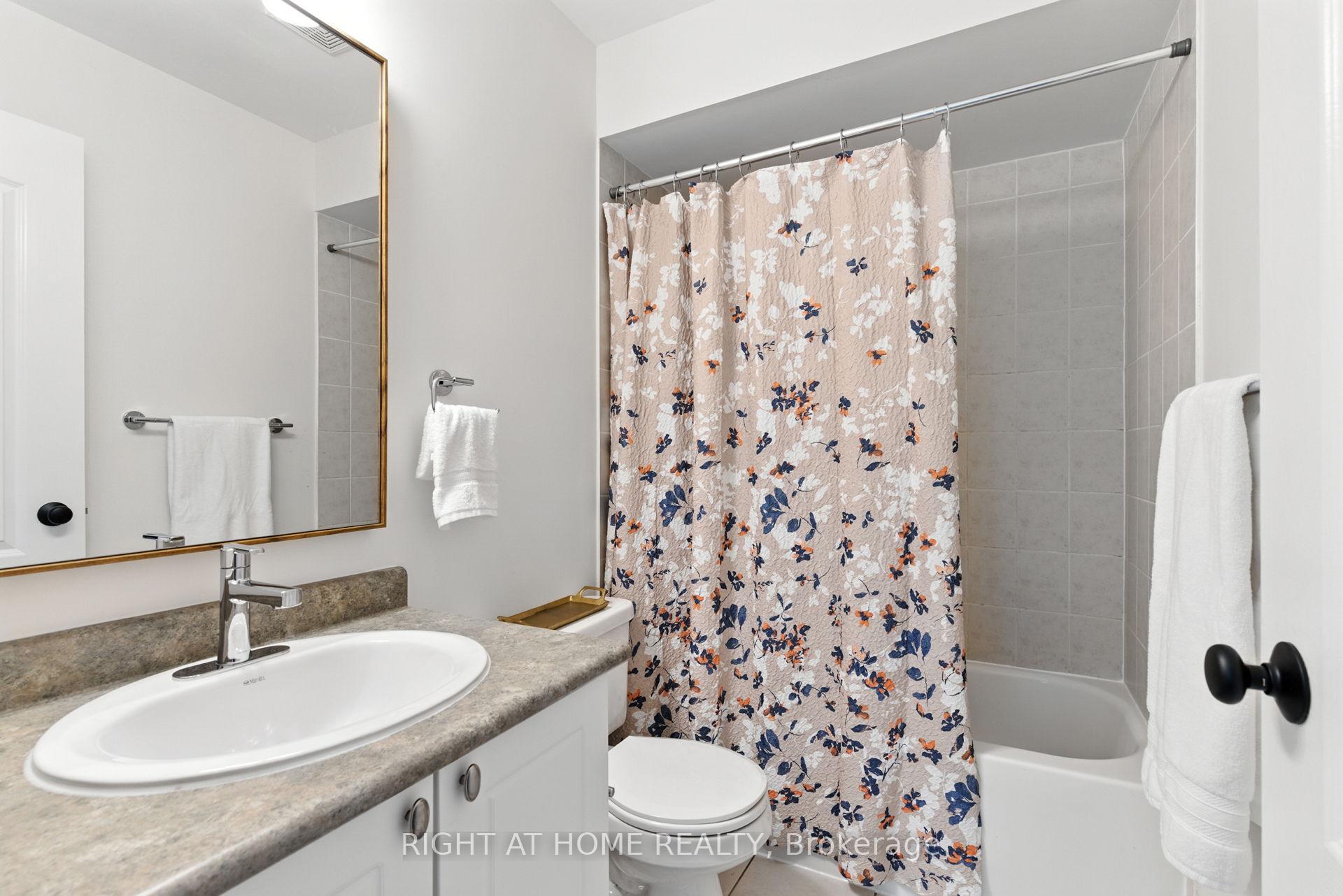 Photo 21 of 61 Corianne Avenue, Whitby, Brooklin — HOMEH