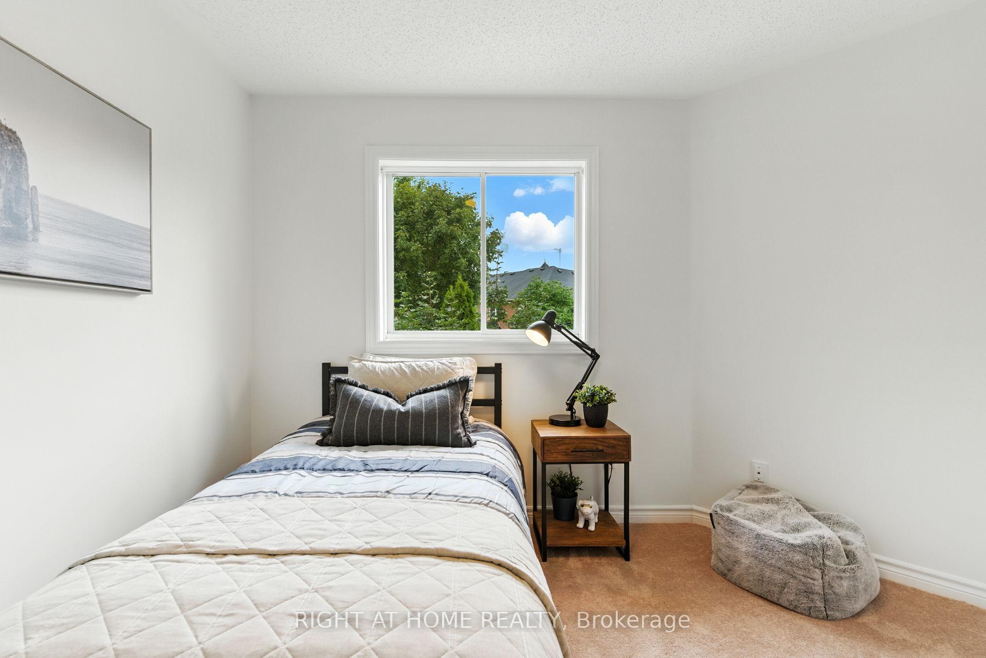 Photo 25 of 61 Corianne Avenue, Whitby, Brooklin — HOMEH