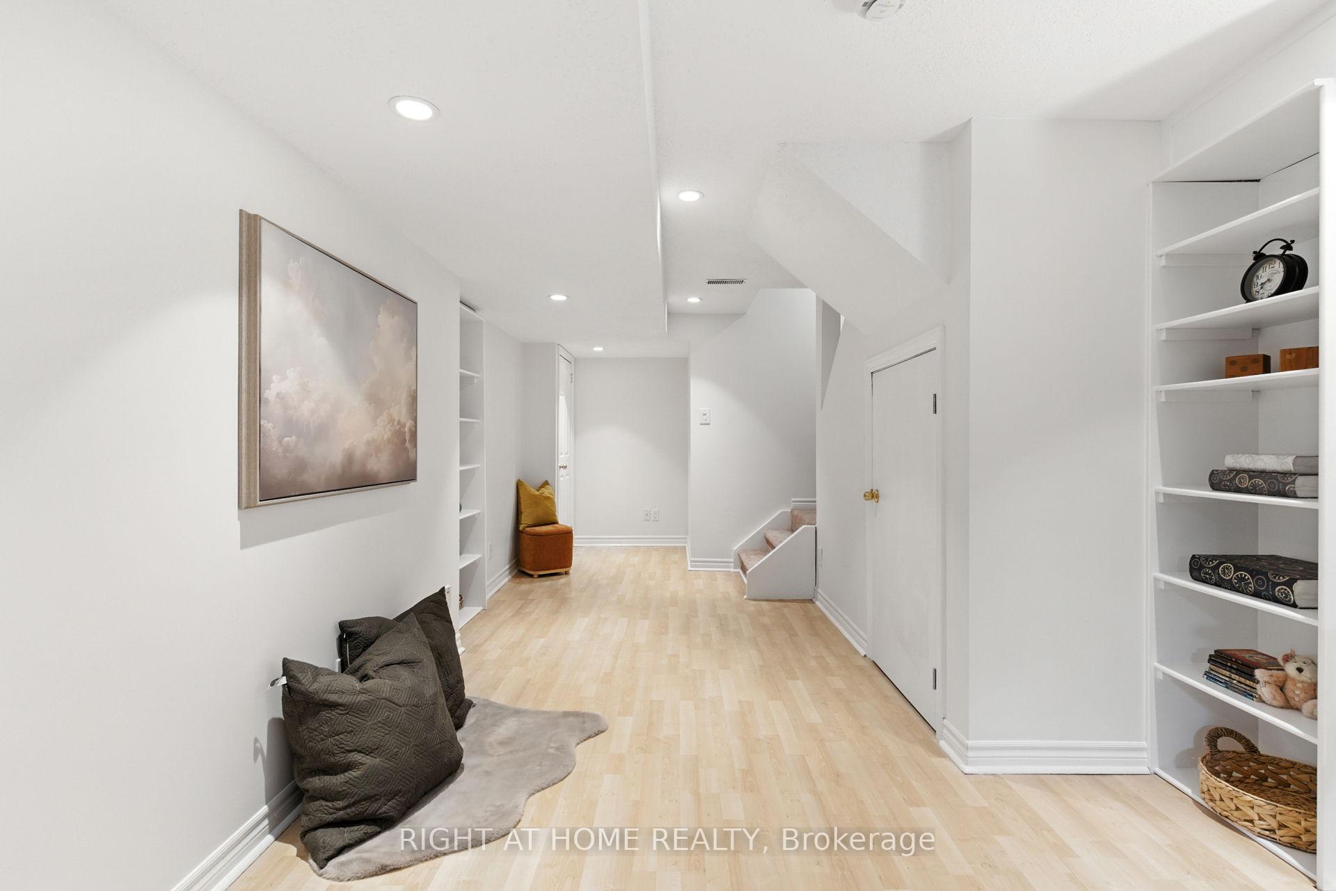 Photo 32 of 61 Corianne Avenue, Whitby, Brooklin — HOMEH
