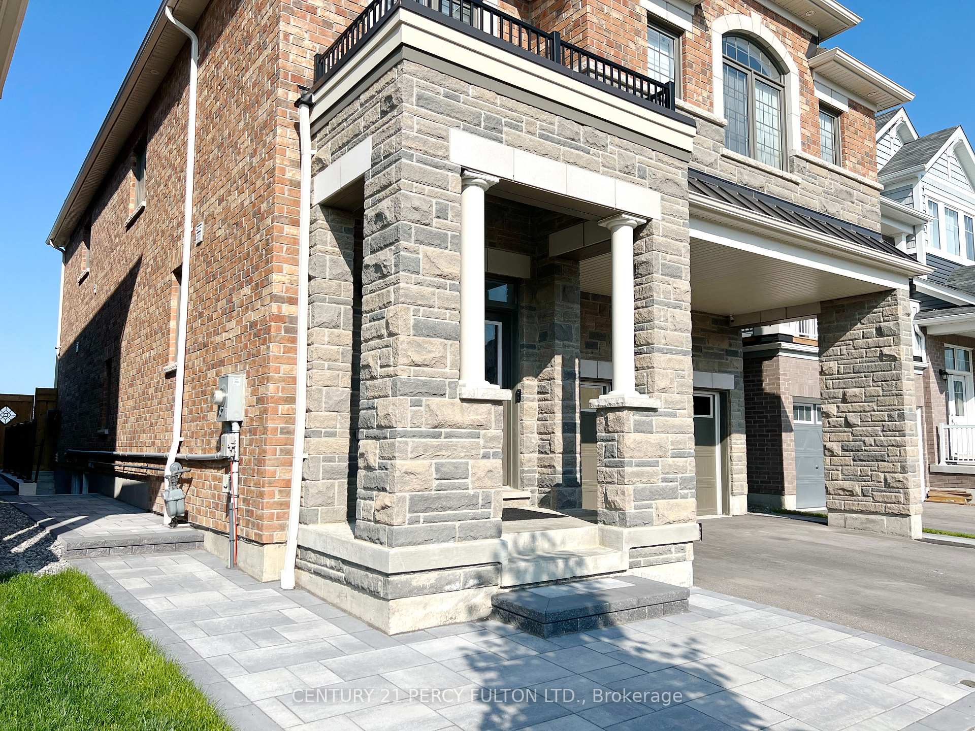 Photo 2 of 79 Barkerville Drive, Whitby, Rural Whitby — HOMEH
