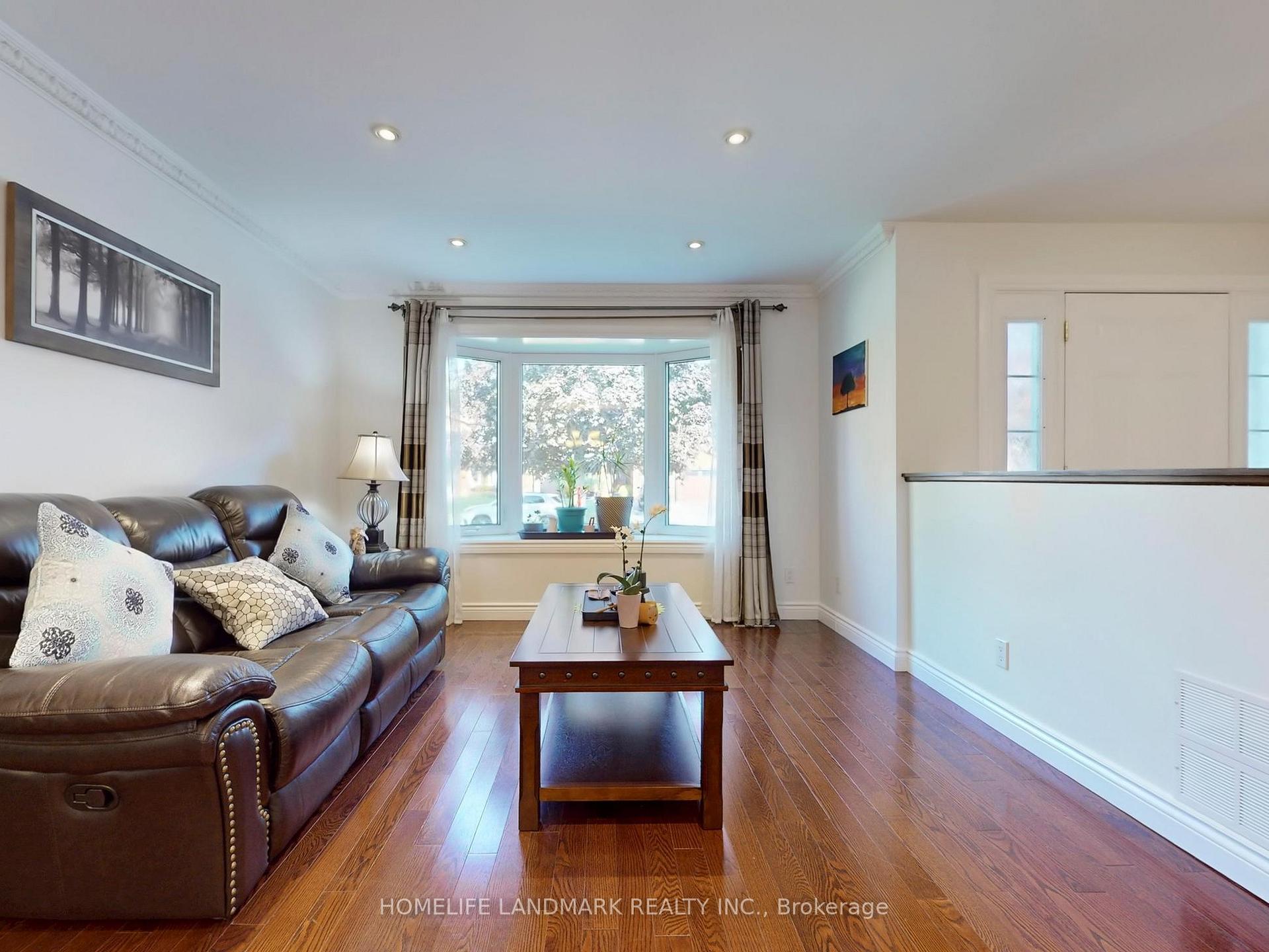 Photo 4 of 6 Broughton Court, Whitby, Pringle Creek — HOMEH