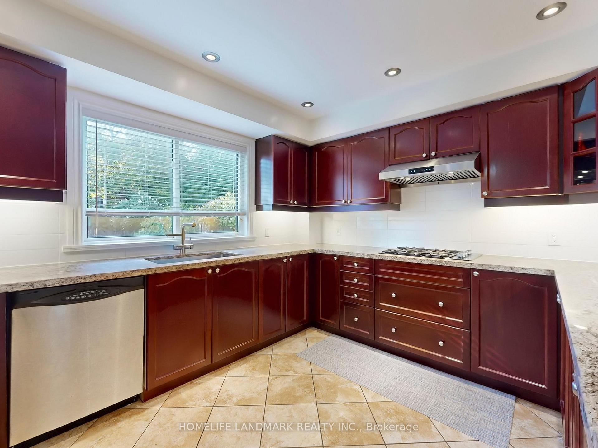 Photo 13 of 6 Broughton Court, Whitby, Pringle Creek — HOMEH