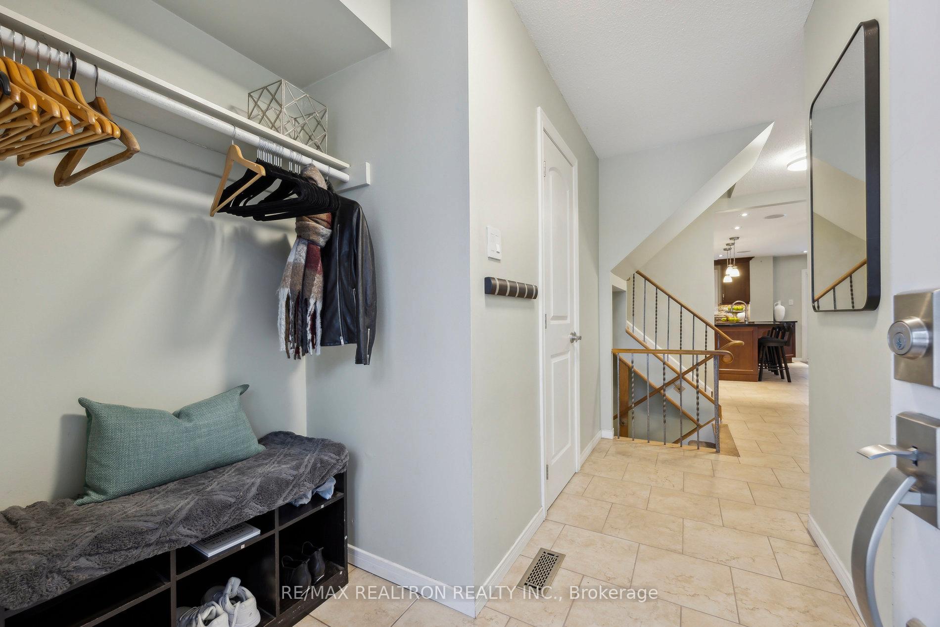 Photo 4 of 23 Durie Lane, Markham, Aileen-Willowbrook — HOMEH