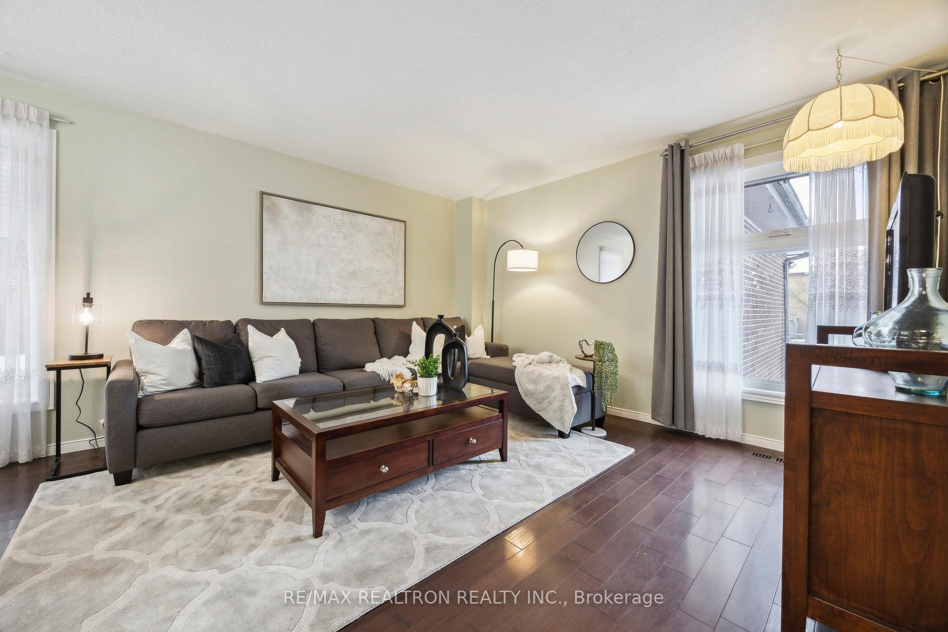 Photo 5 of 23 Durie Lane, Markham, Aileen-Willowbrook — HOMEH