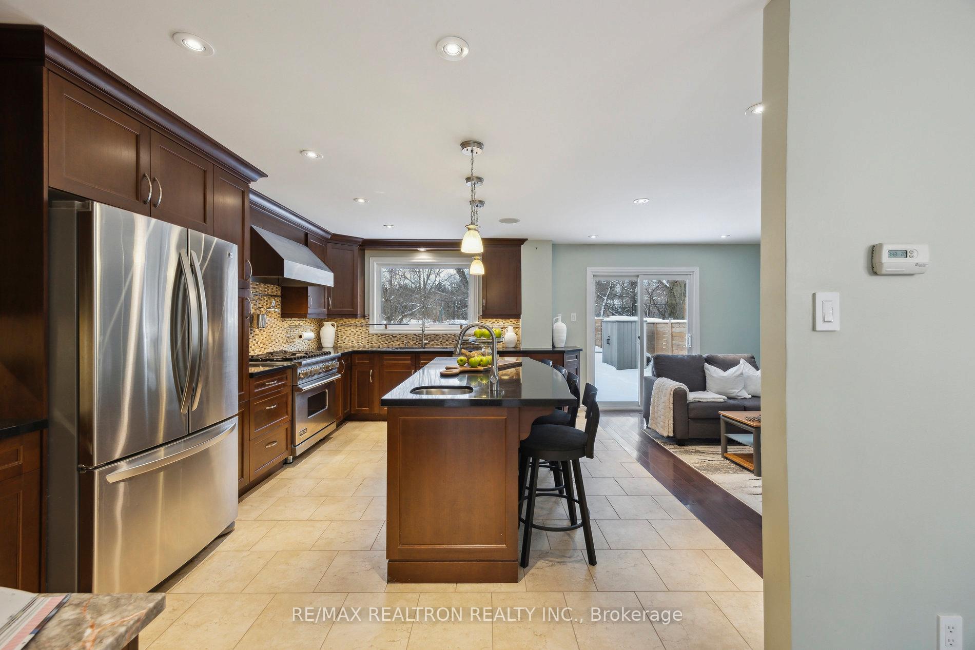 Photo 10 of 23 Durie Lane, Markham, Aileen-Willowbrook — HOMEH