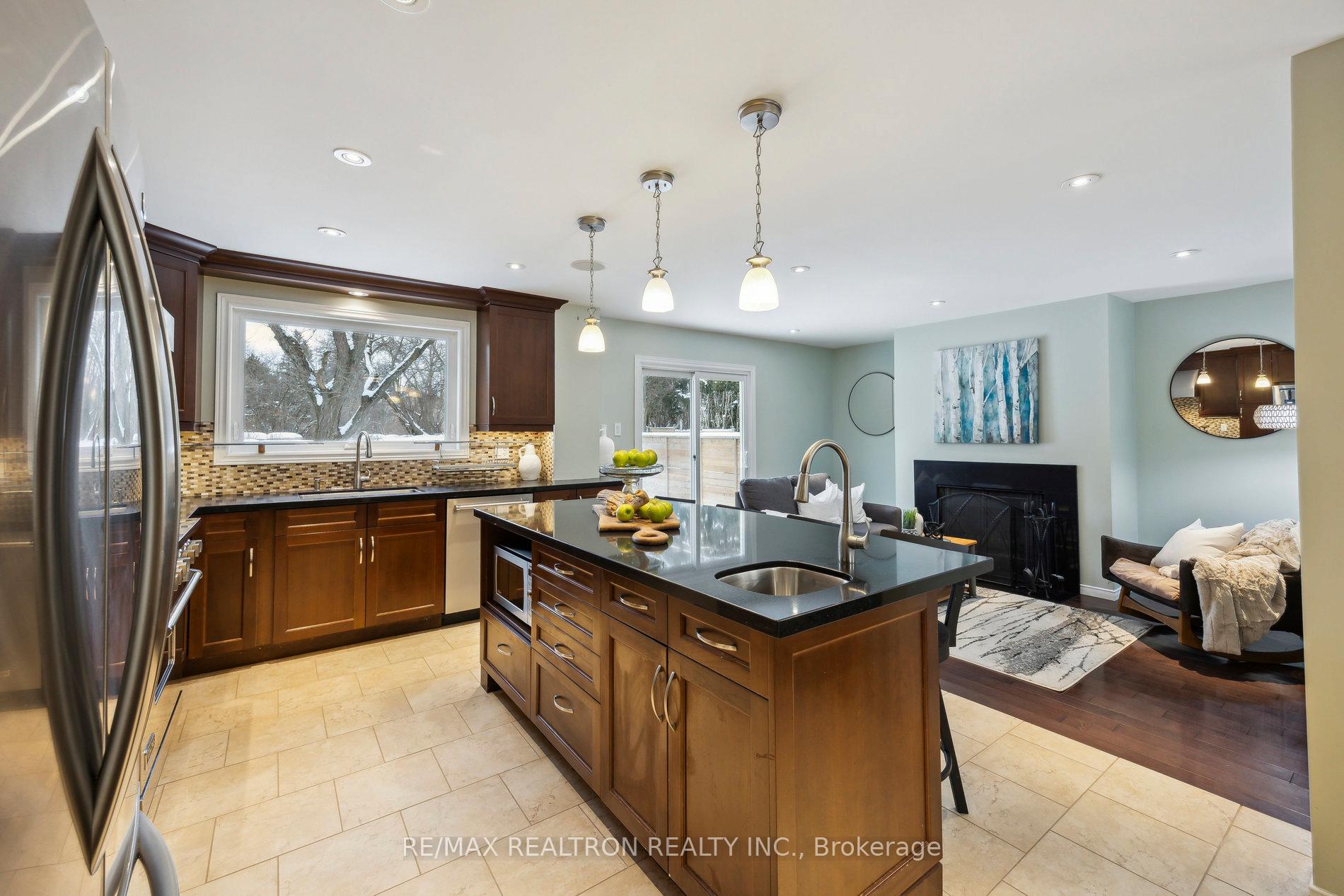 Photo 13 of 23 Durie Lane, Markham, Aileen-Willowbrook — HOMEH