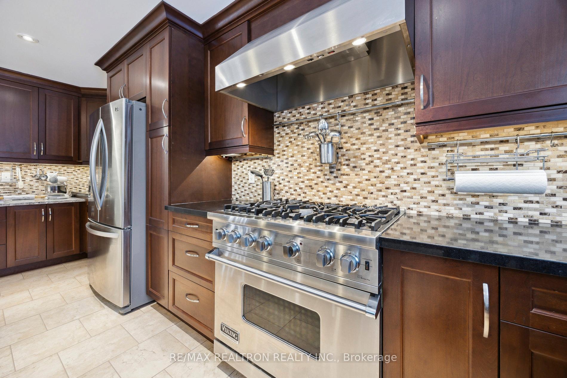Photo 16 of 23 Durie Lane, Markham, Aileen-Willowbrook — HOMEH