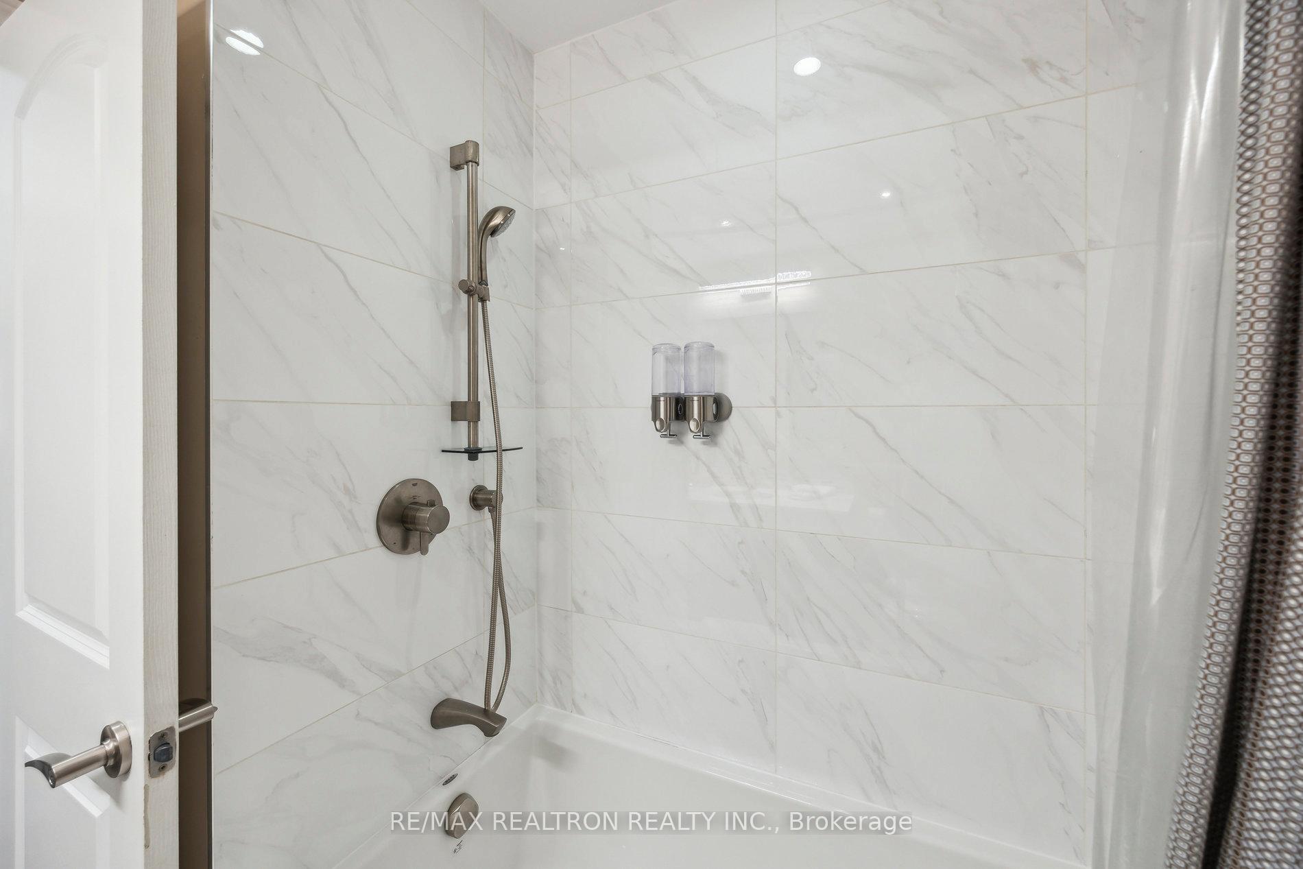Photo 32 of 23 Durie Lane, Markham, Aileen-Willowbrook — HOMEH