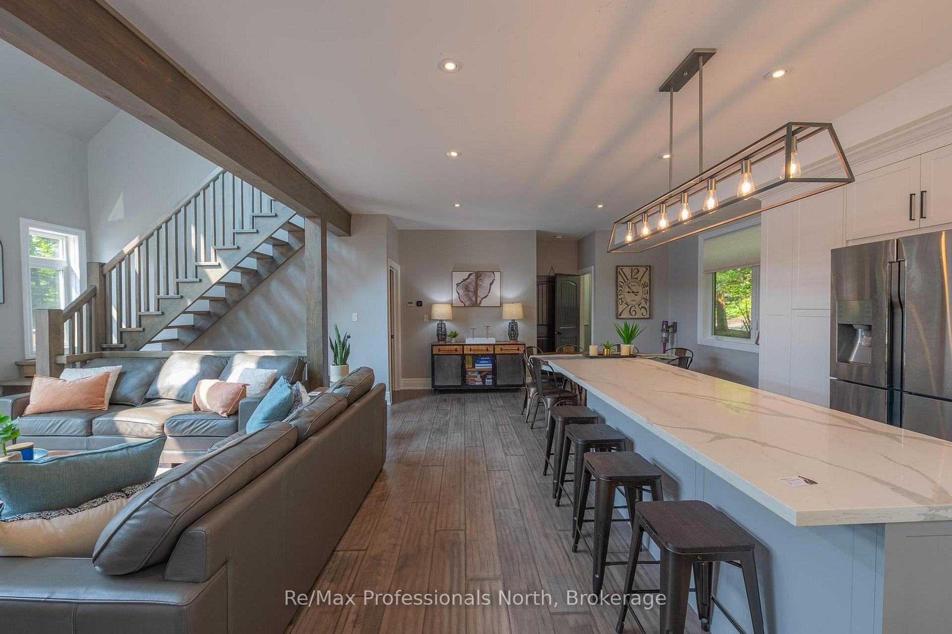 Photo 3 of 1024 Albert Lane E, Algonquin Highlands, Sherborne — HOMEH
