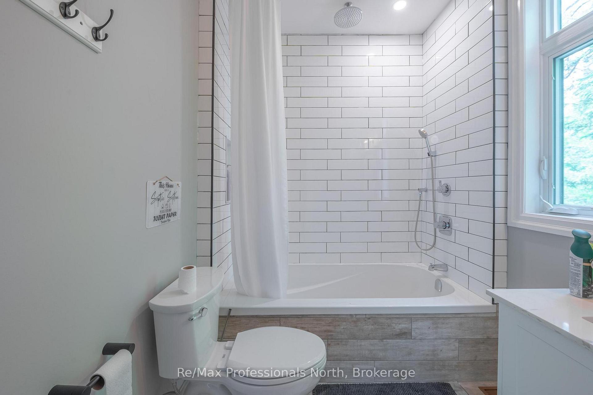 Photo 12 of 1024 Albert Lane E, Algonquin Highlands, Sherborne — HOMEH