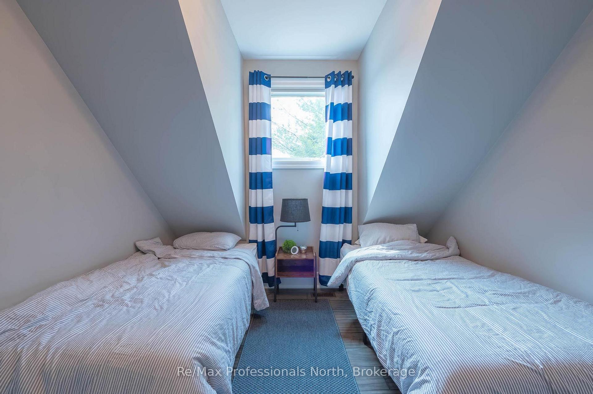 Photo 15 of 1024 Albert Lane E, Algonquin Highlands, Sherborne — HOMEH