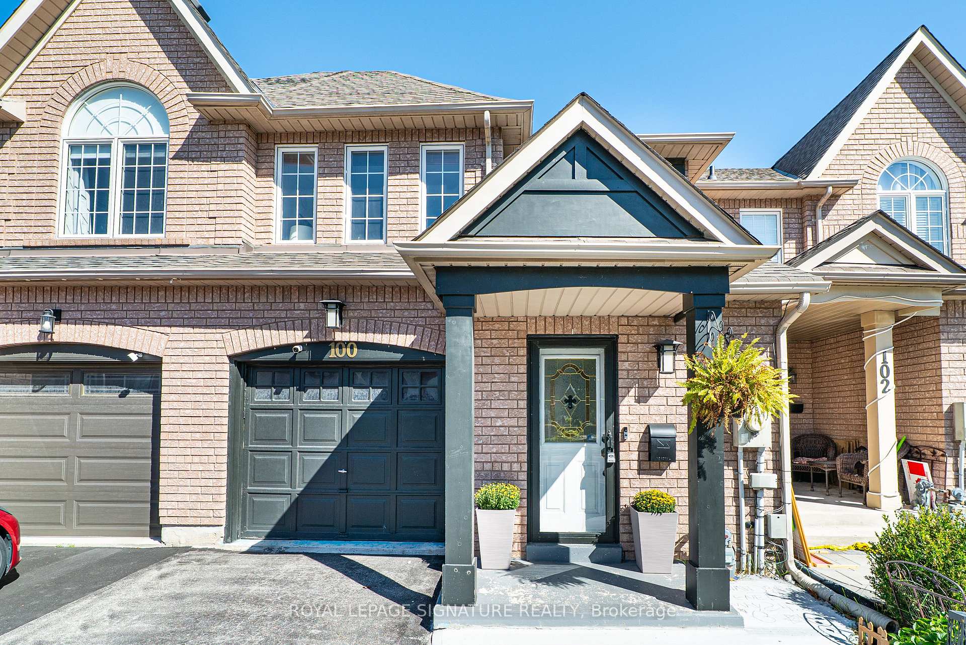 Photo 3 of 100 Stokely Crescent, Whitby, Downtown Whitby — HOMEH