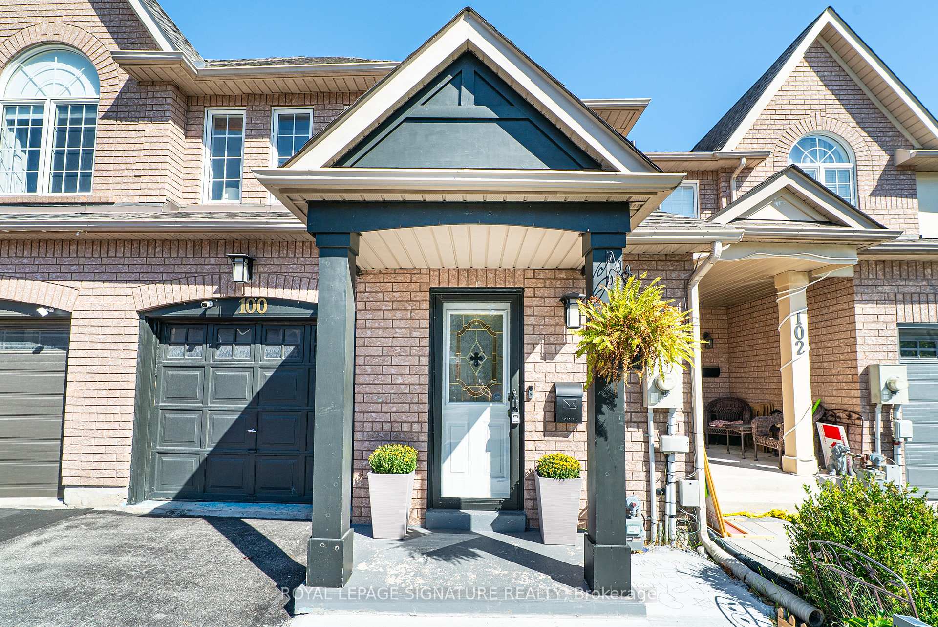 Photo 4 of 100 Stokely Crescent, Whitby, Downtown Whitby — HOMEH