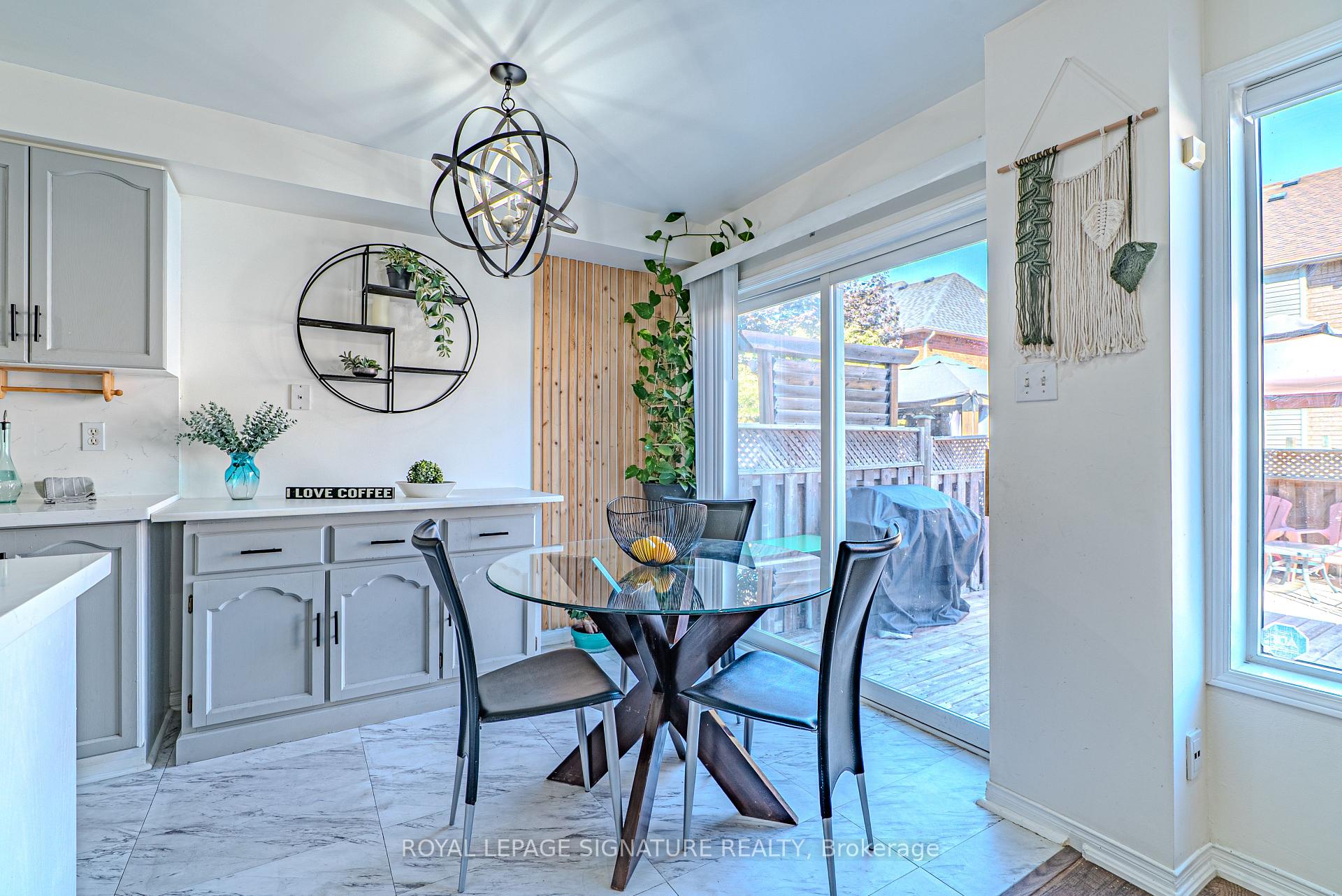 Photo 10 of 100 Stokely Crescent, Whitby, Downtown Whitby — HOMEH