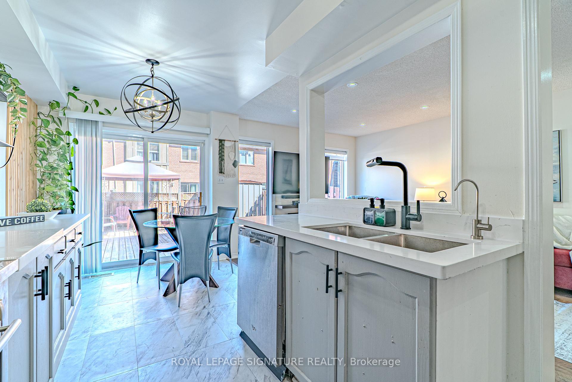 Photo 14 of 100 Stokely Crescent, Whitby, Downtown Whitby — HOMEH