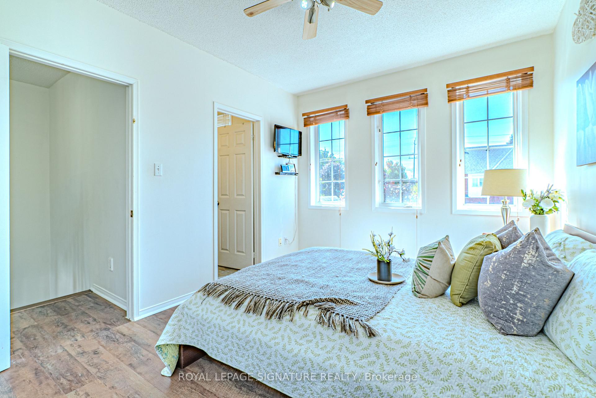 Photo 19 of 100 Stokely Crescent, Whitby, Downtown Whitby — HOMEH